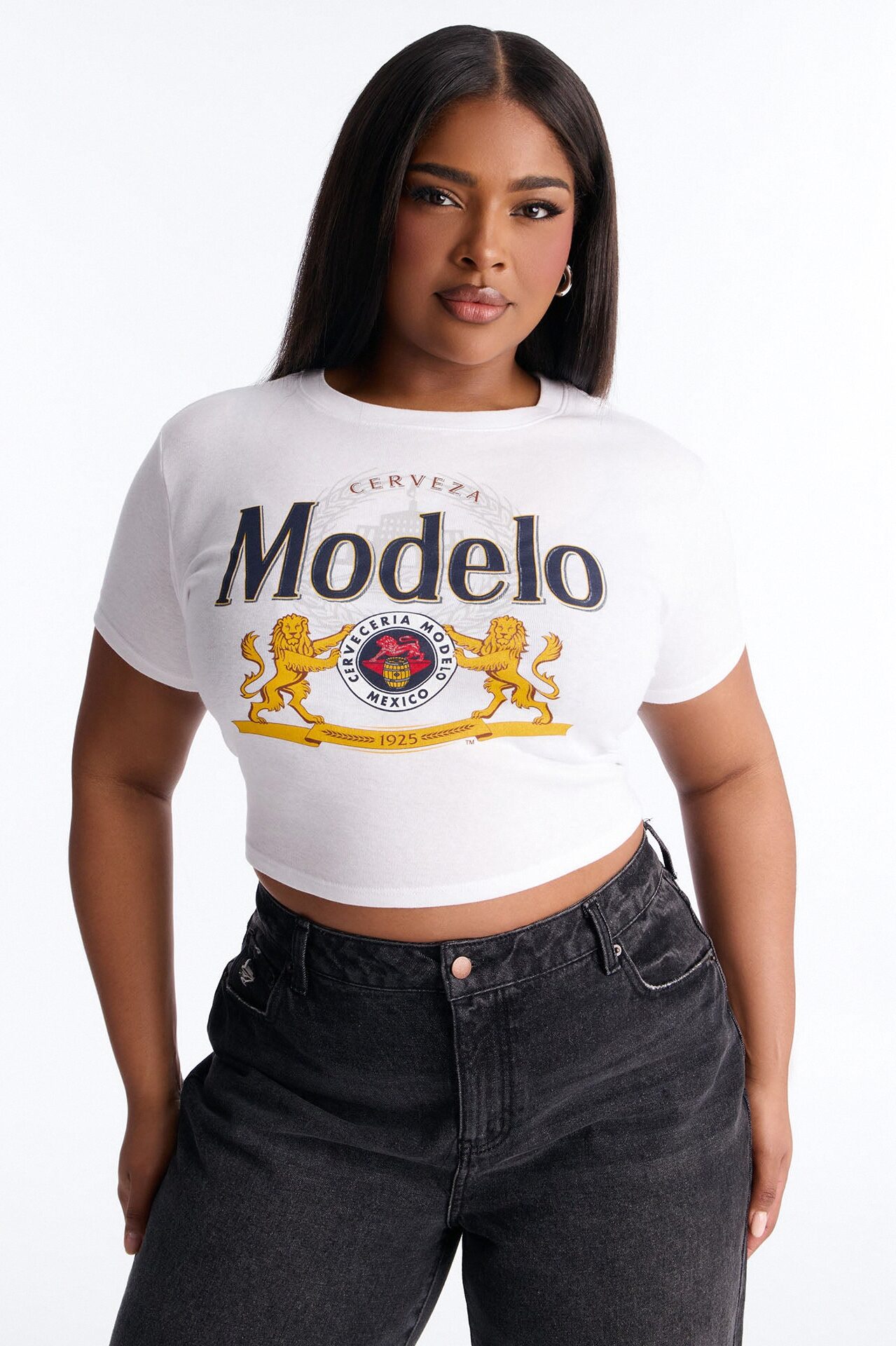 Modelo Cerveza Baby Tee - White