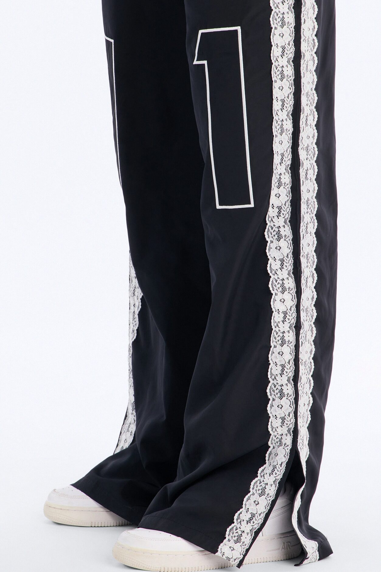 Lucky You Laced Windbreaker Lounge Pant - Black