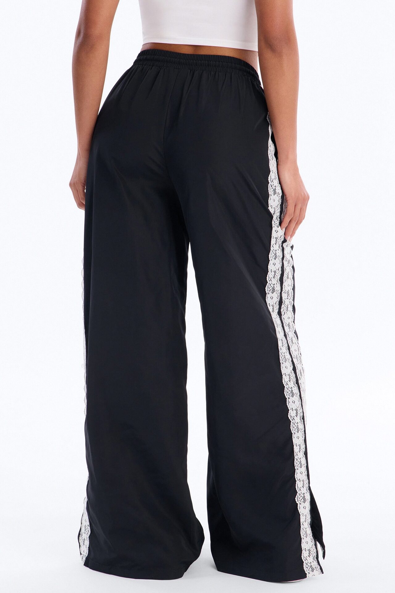 Lucky You Laced Windbreaker Lounge Pant - Black