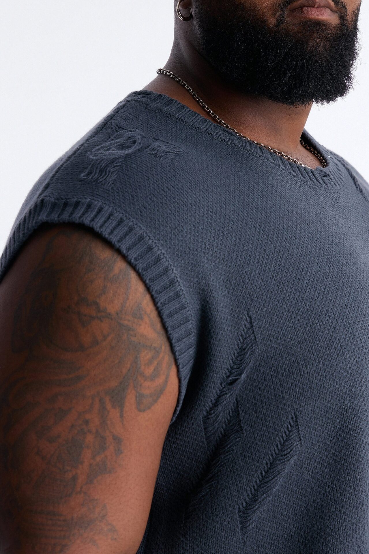 Shredline Desgastado Frayed Sweater Vest - Olive