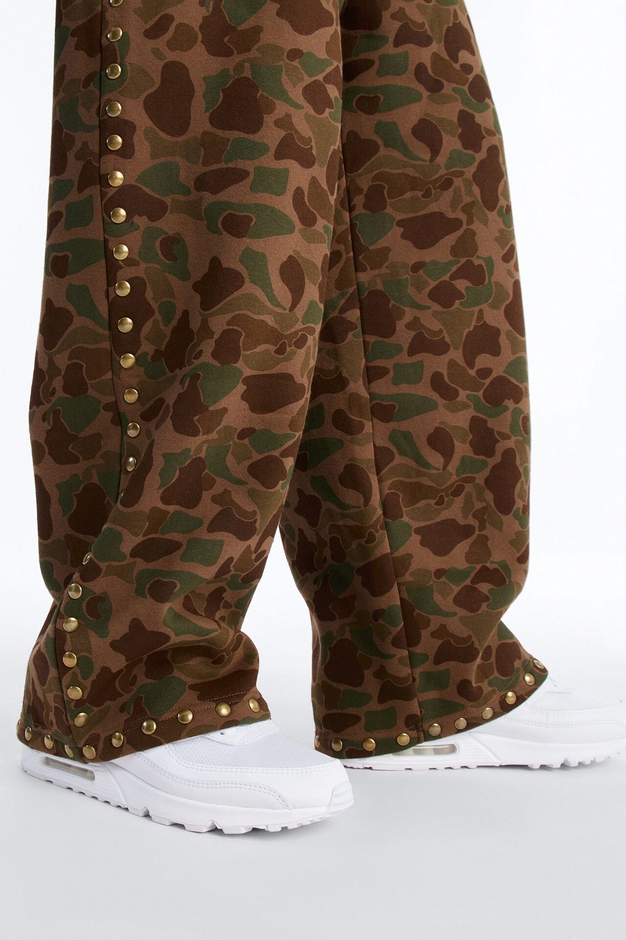 Baggy Frontline Studded Camo Sweatpants - Camouflage