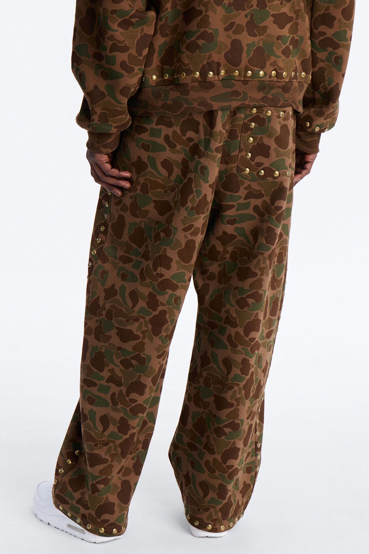 Baggy Frontline Studded Camo Sweatpants - Camouflage