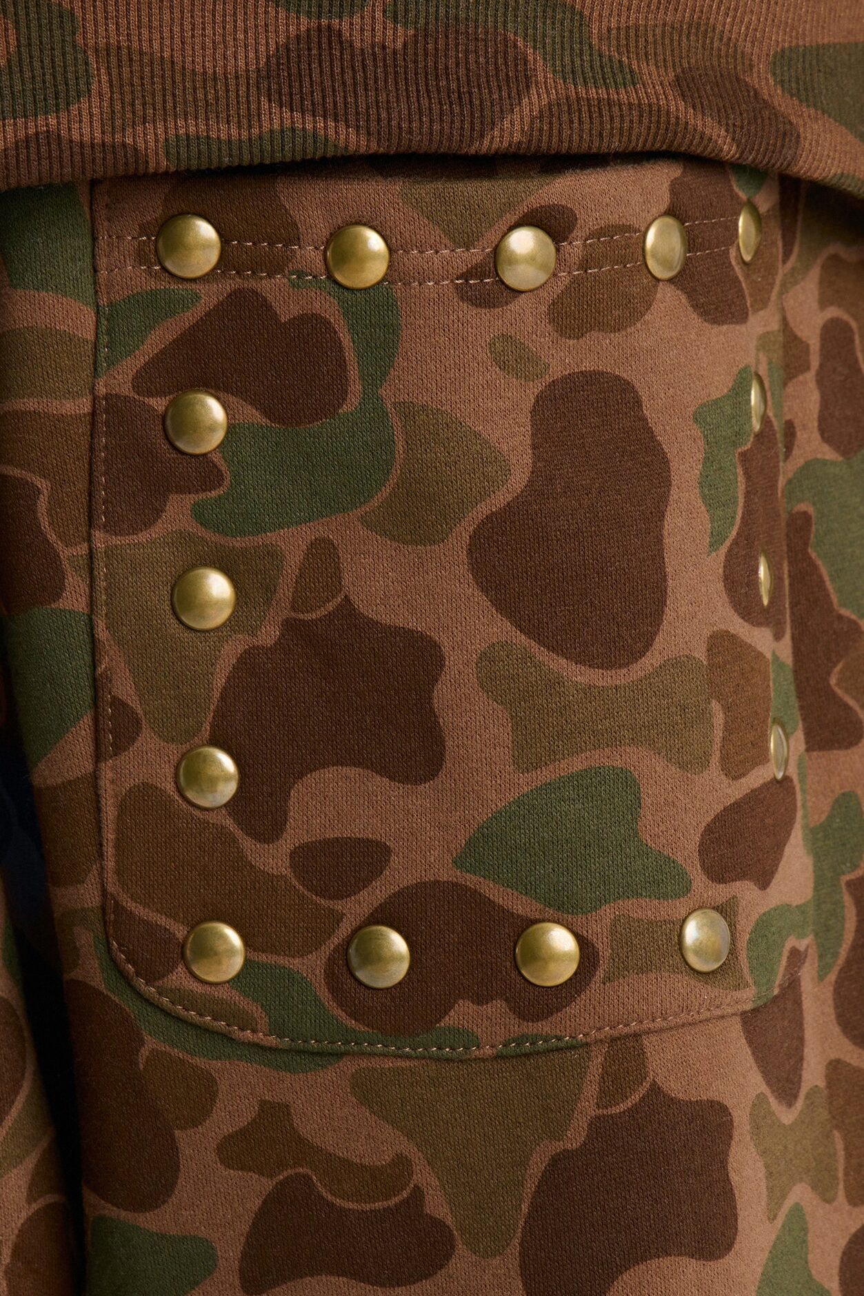 Baggy Frontline Studded Camo Sweatpants - Camouflage