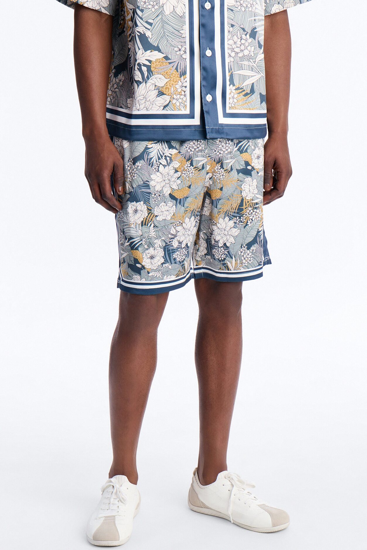 Relaxed Palm Vista Short - Blue