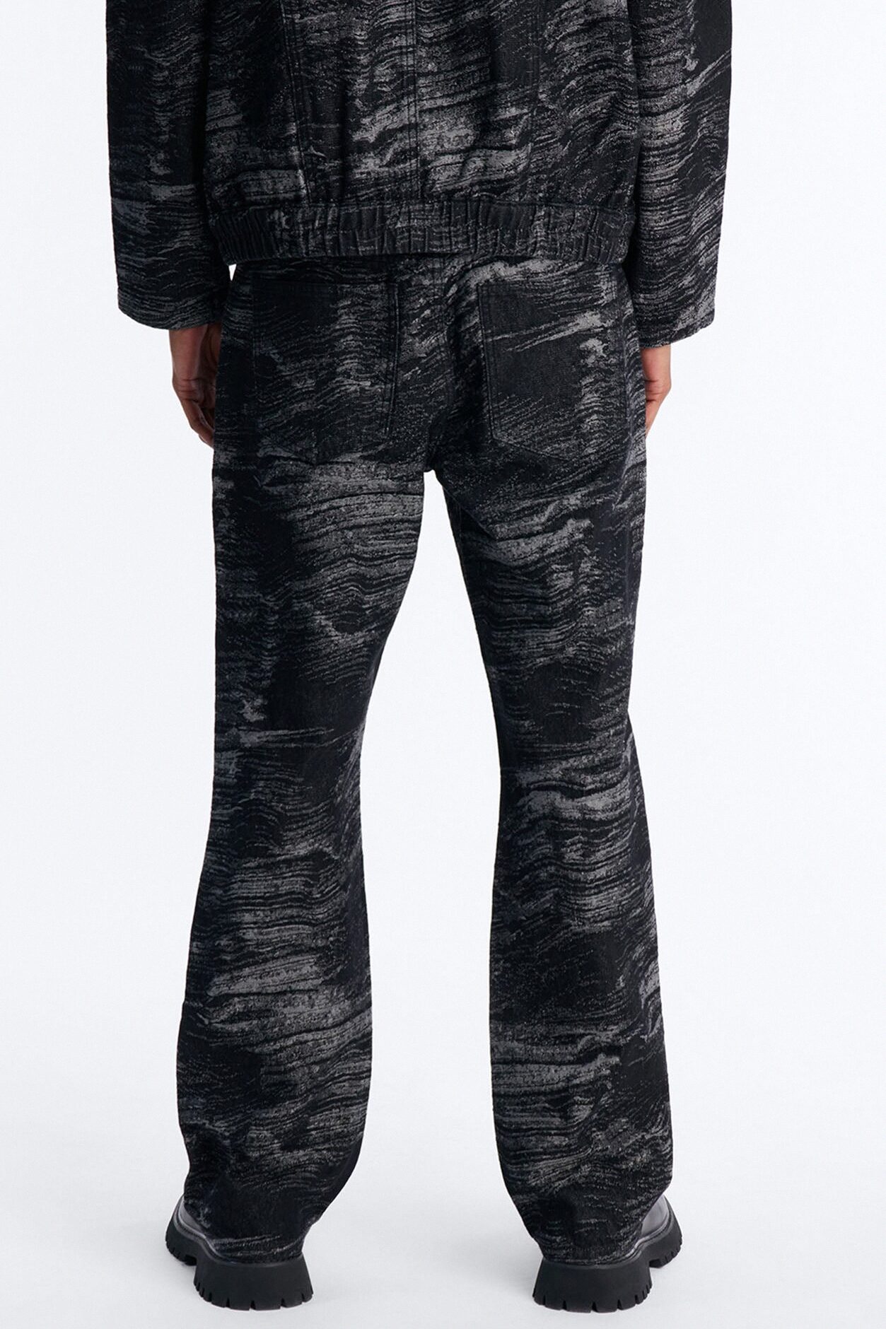 Straight Flare Jacquard Waves Jean - Black Wash
