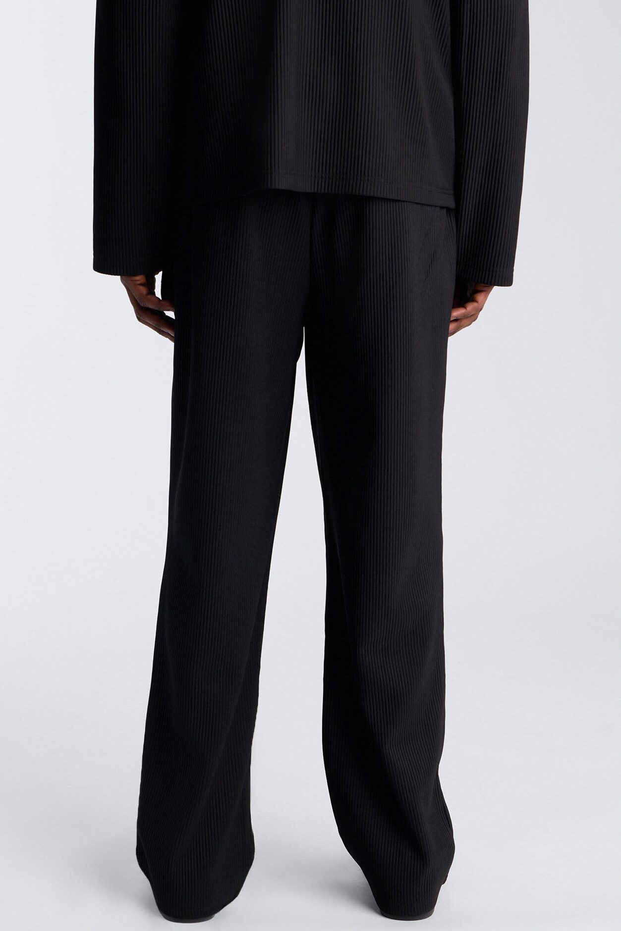 Show Up Straight Pleated Casual Trouser - Black
