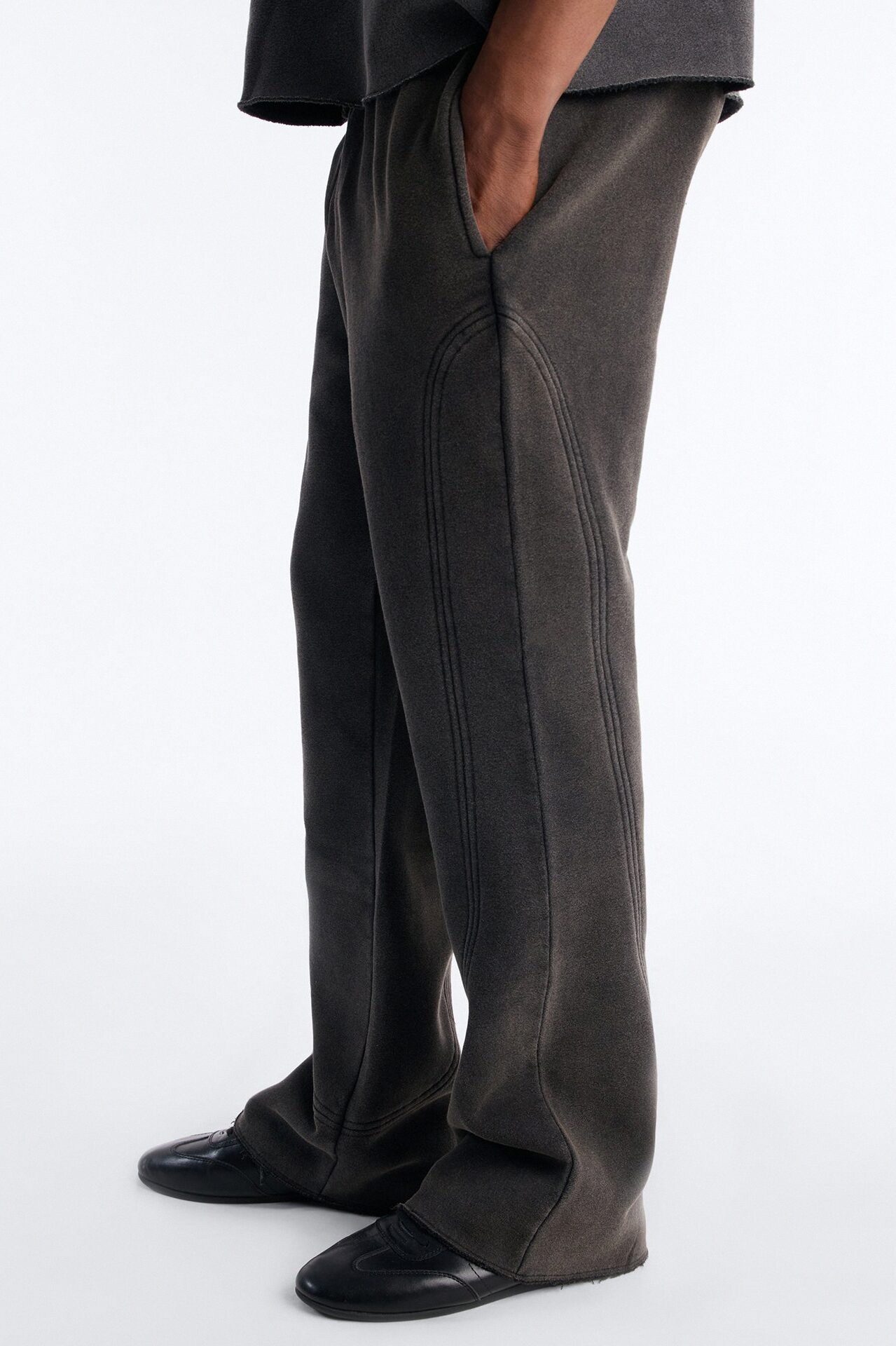 Washed Raw Edge Flare Sweatpant - Black Wash