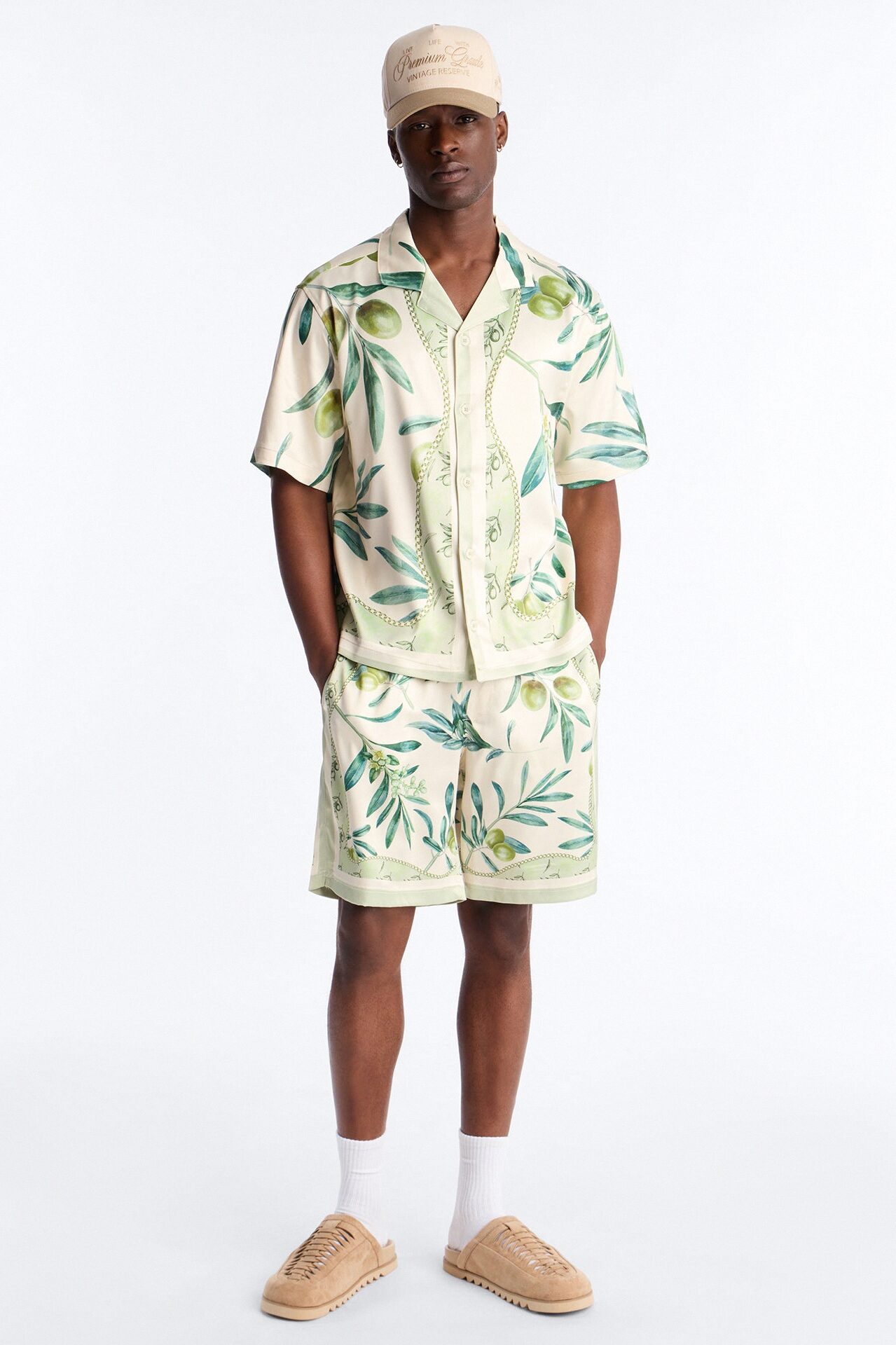 Relaxed Mediterranean Orchard Short - Green