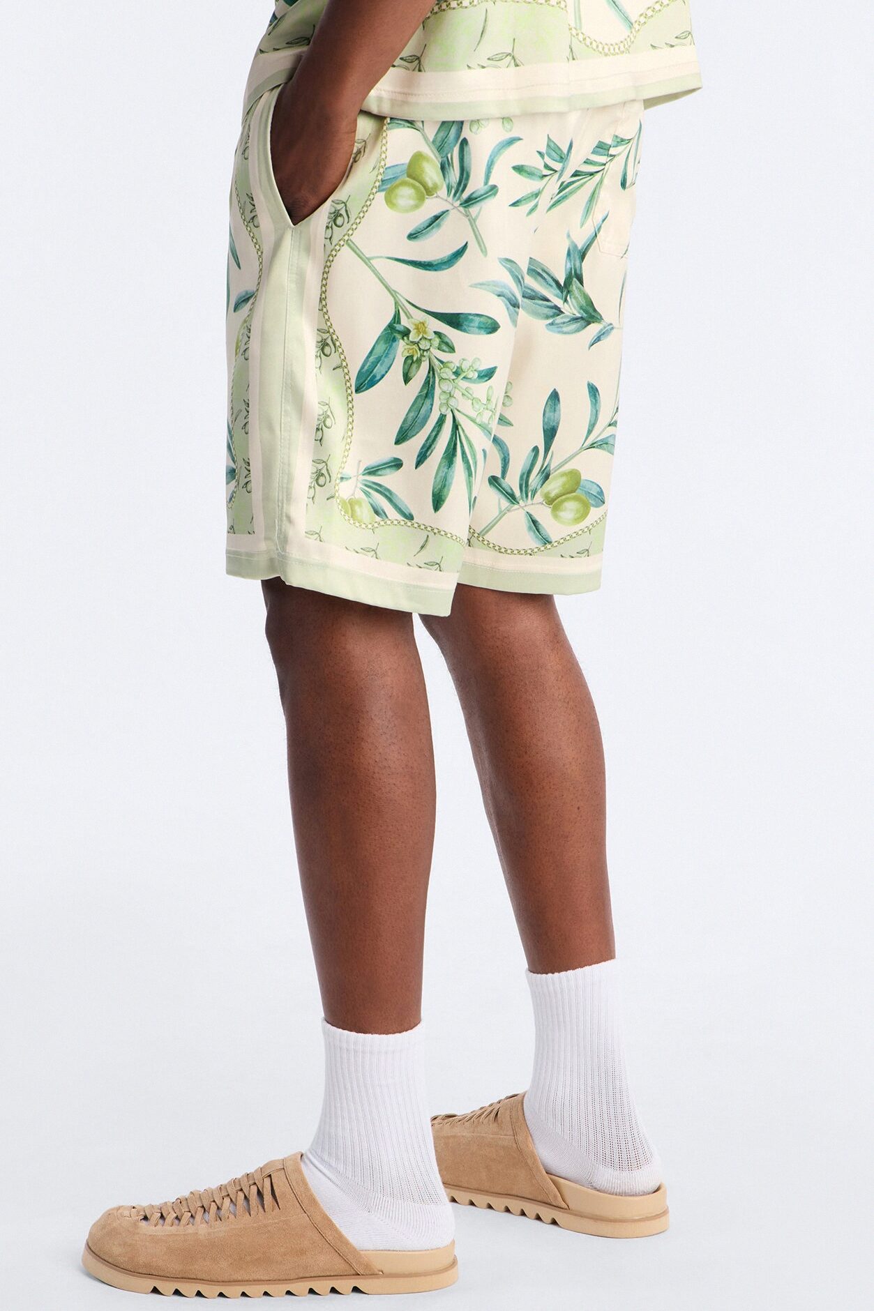 Relaxed Mediterranean Orchard Short - Green