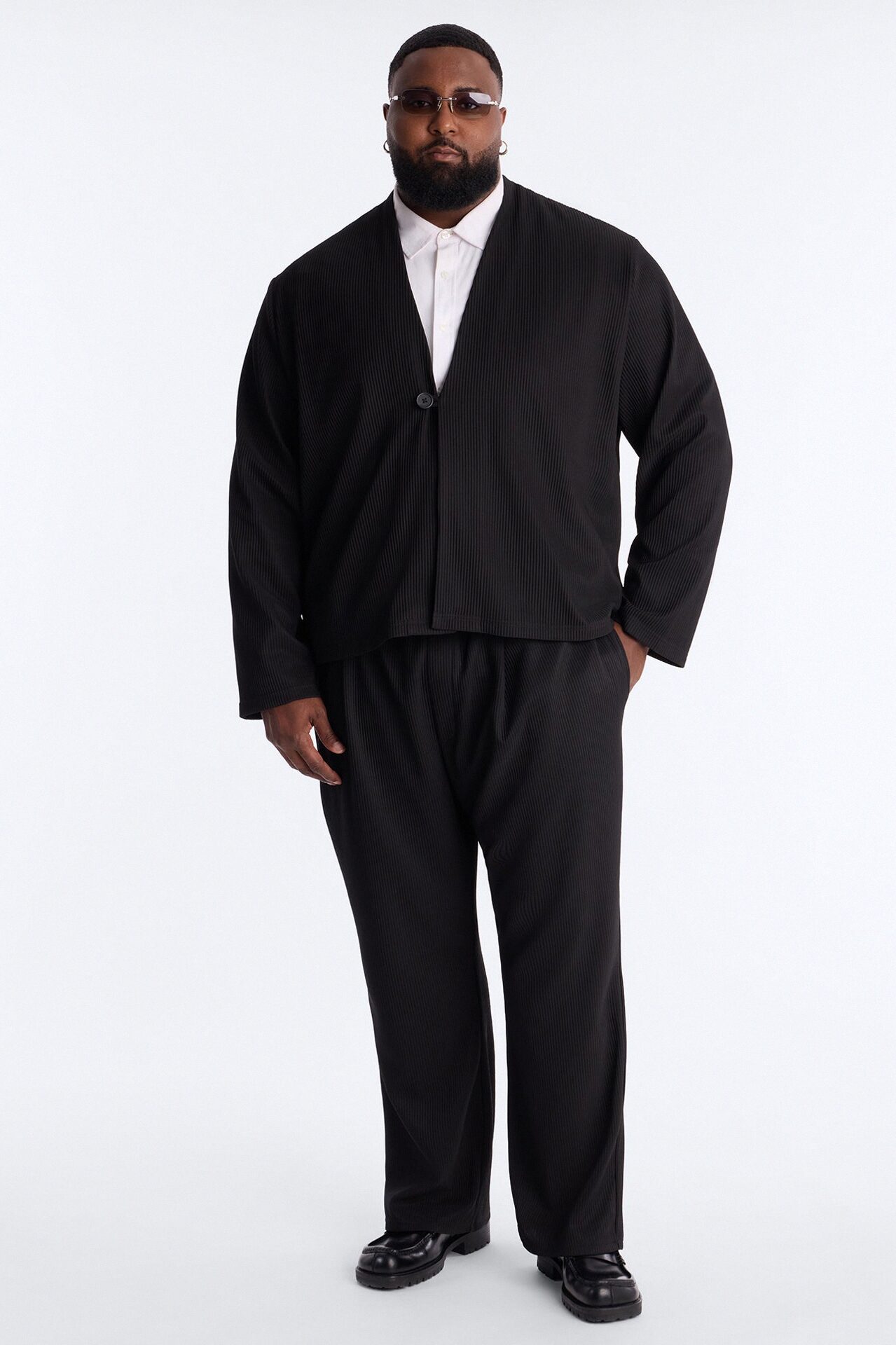 Show Up Straight Pleated Casual Trouser - Black