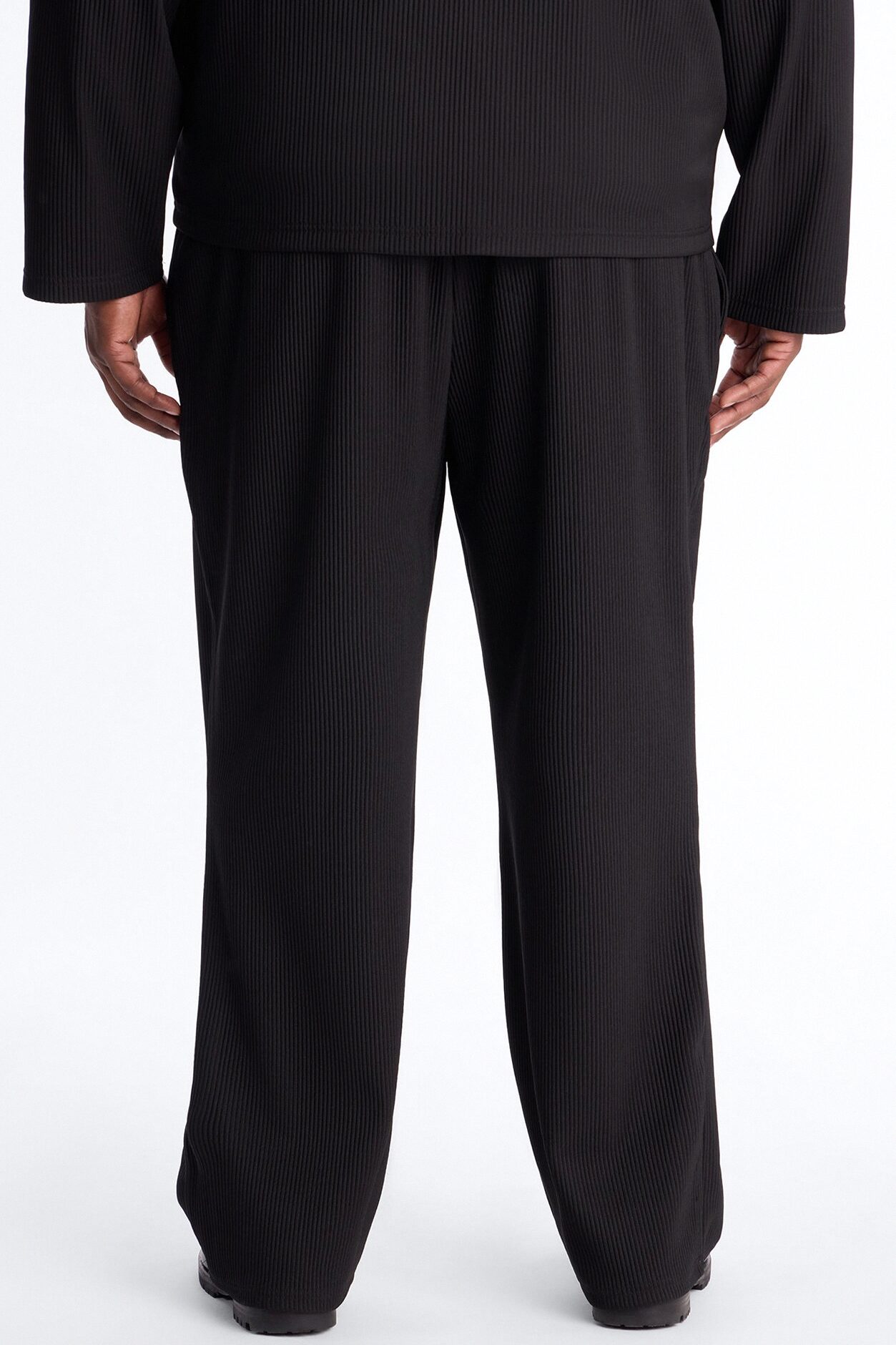 Show Up Straight Pleated Casual Trouser - Black