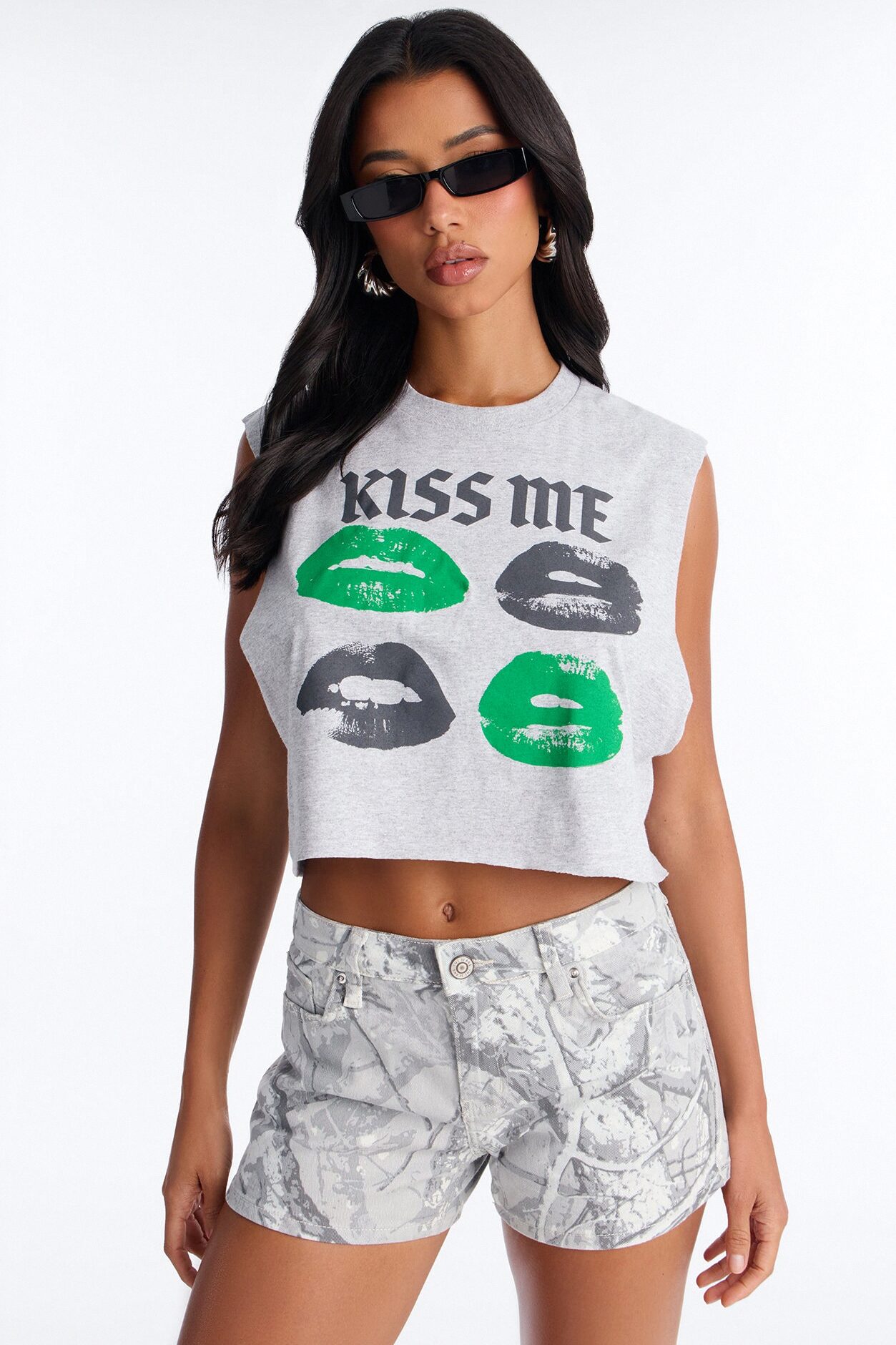 Kiss Me Lips Cropped Muscle Tee - Heather Grey