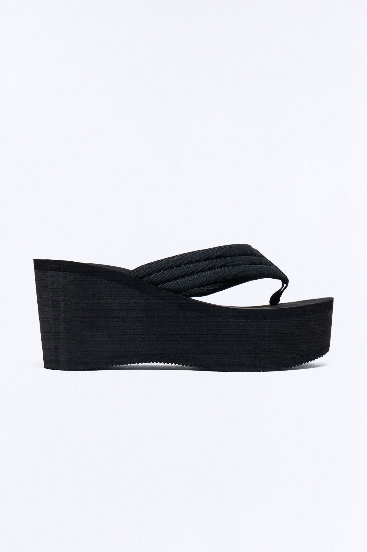 Gal Thong Platform Wedges - Black