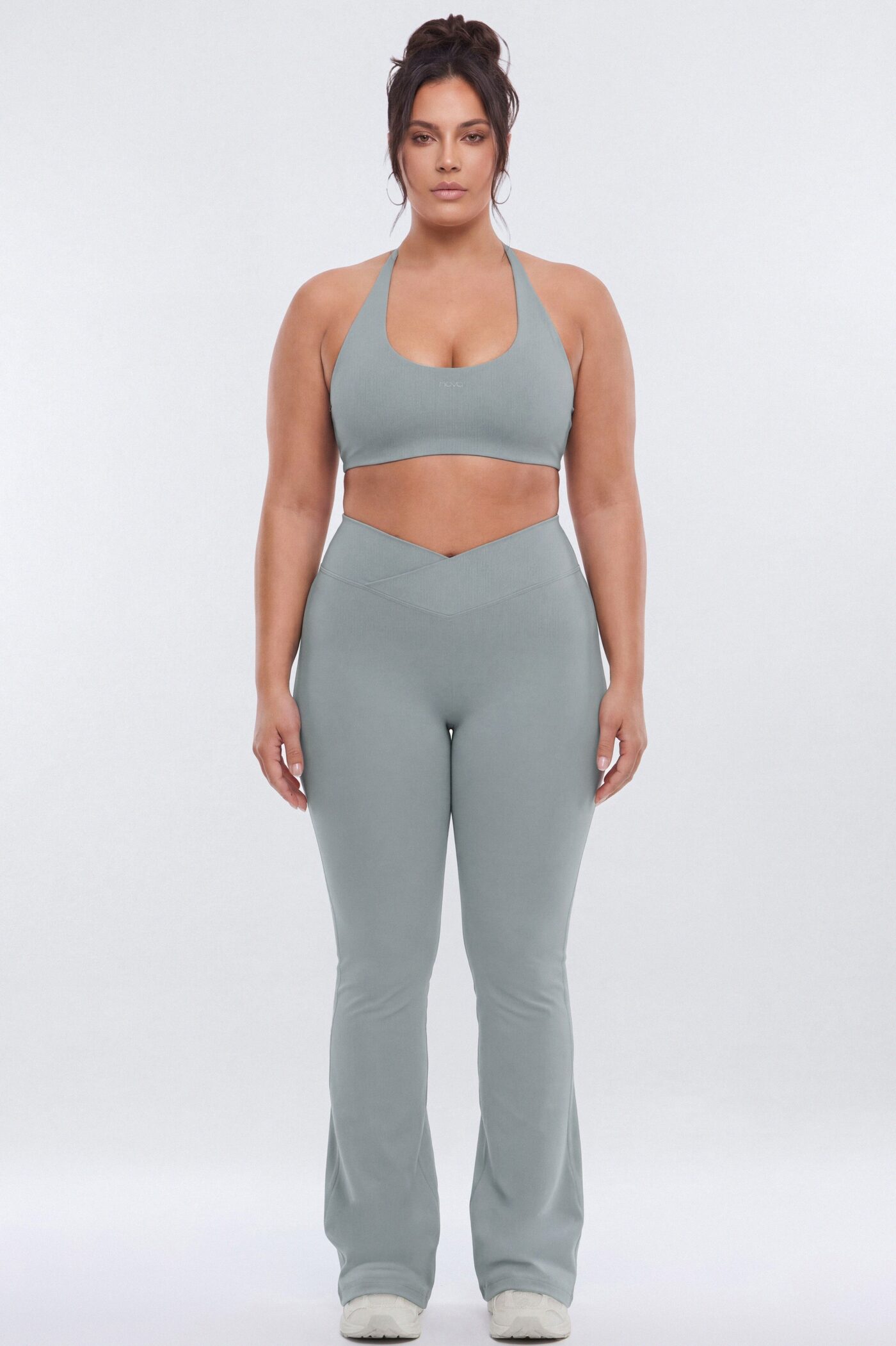 AirSculpt™ Scoop Halter Sports Bra - Steel
