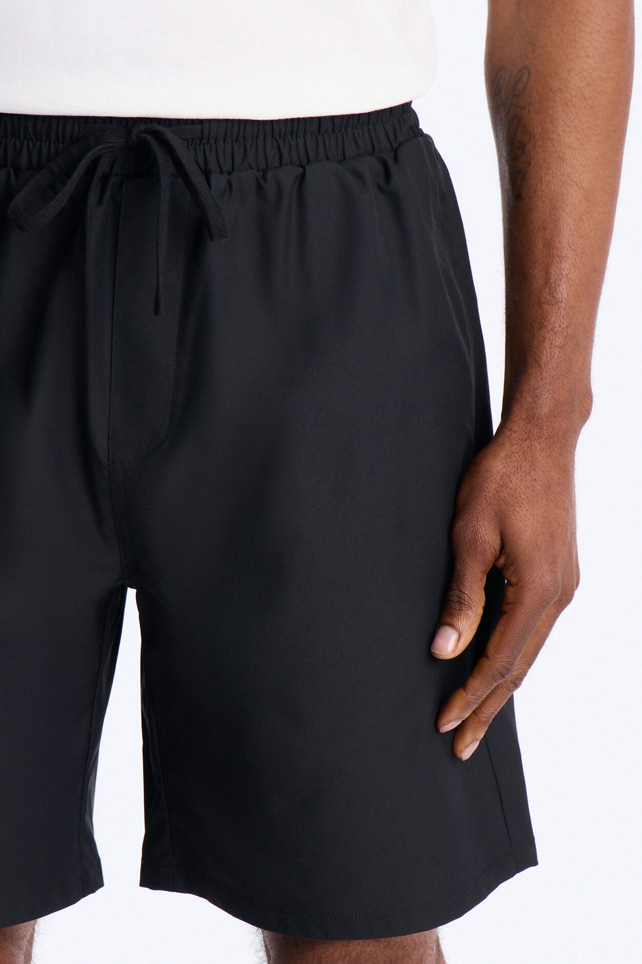 Relaxed City Relay Short - Black