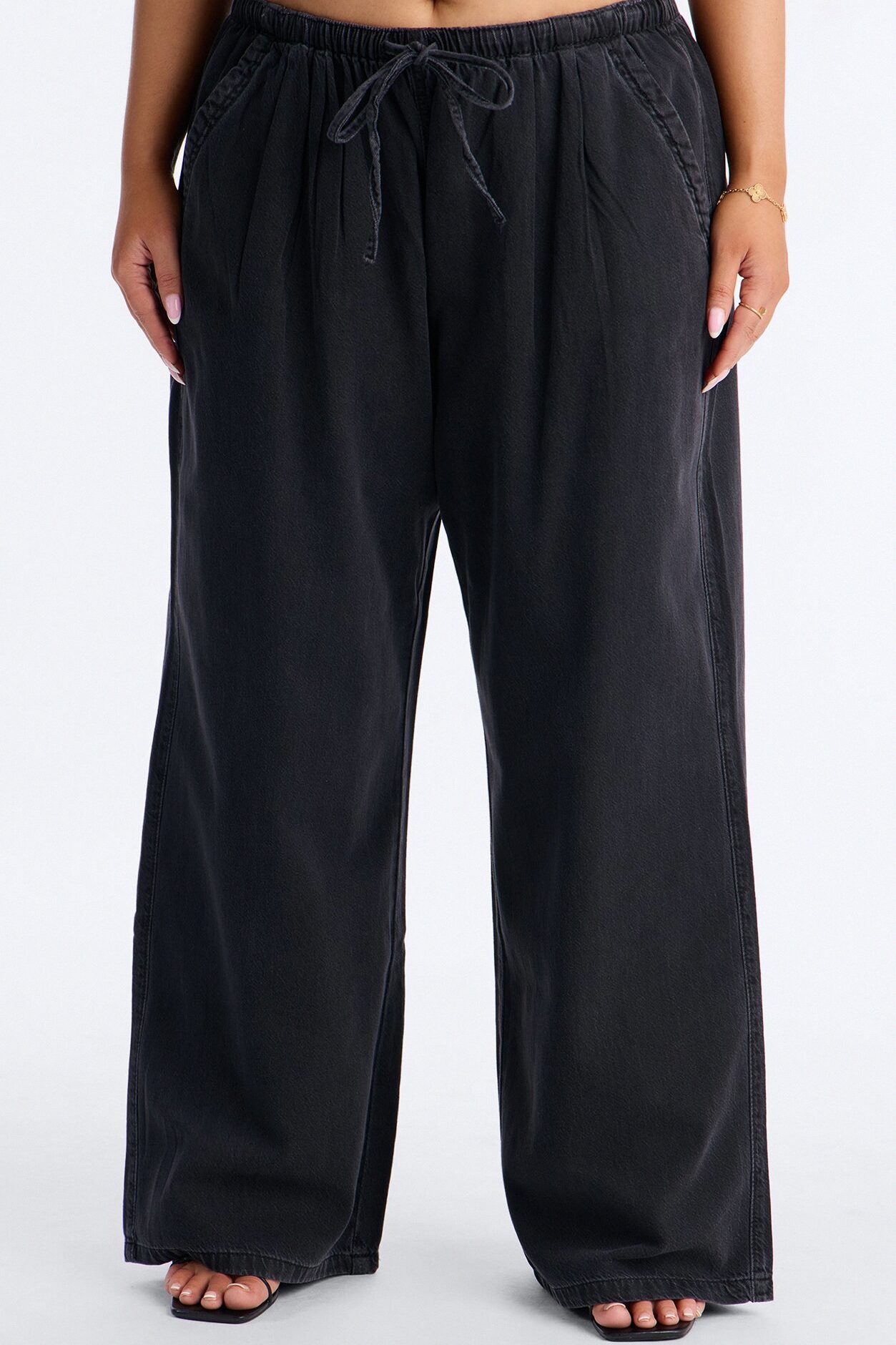Baeside Tie Waist Wide Leg Jeans - Black