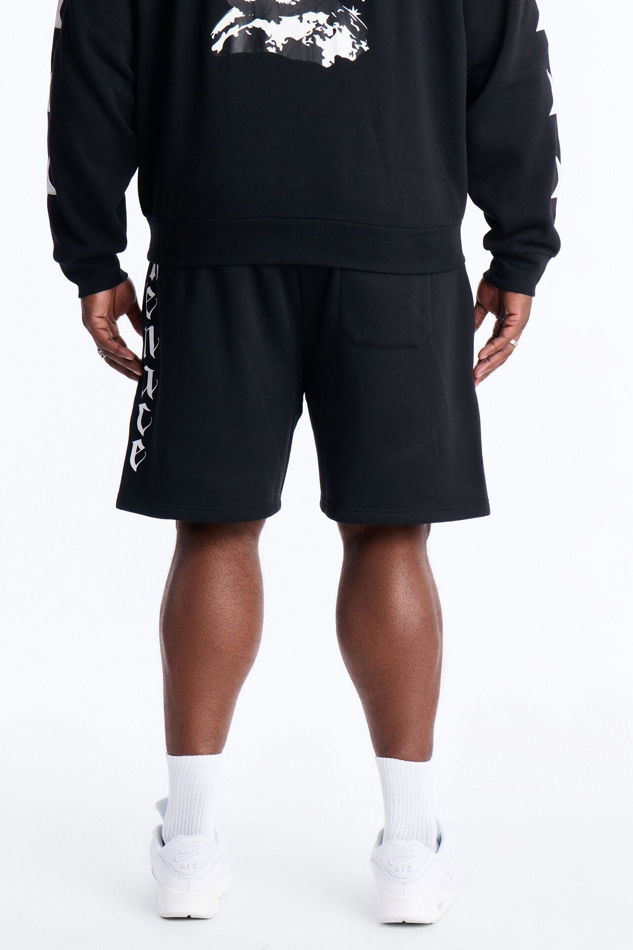 Menace Sent Embroidery Sweatshorts - Black