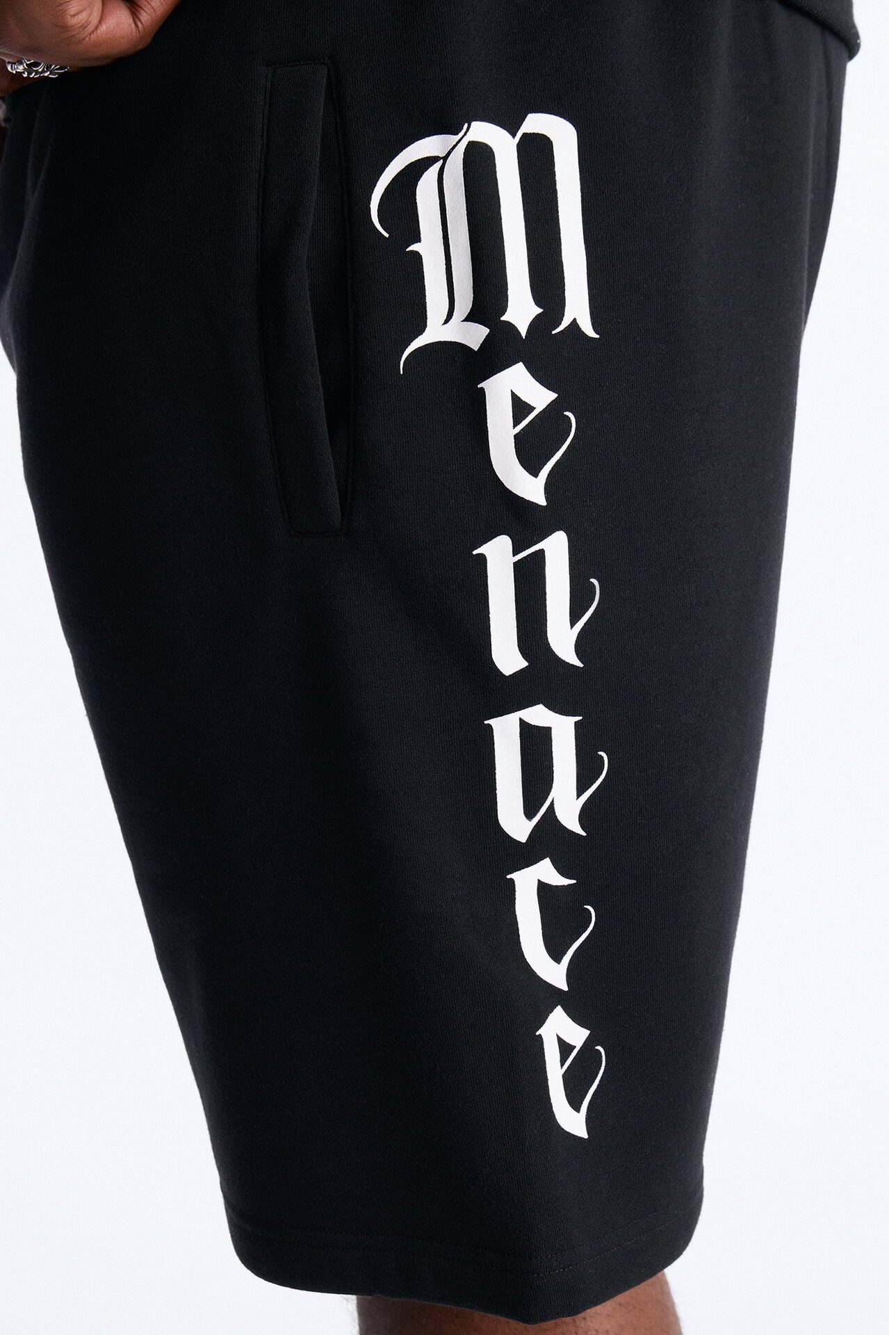 Menace Sent Embroidery Sweatshorts - Black