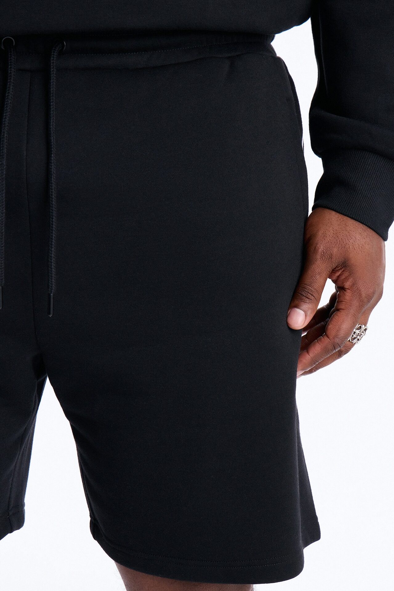 Menace Sent Embroidery Sweatshorts - Black