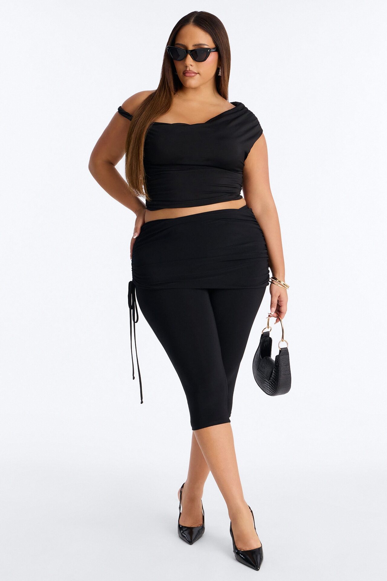 Teya Mid Rise Draped Ruched Capri Legging 19″ - Black