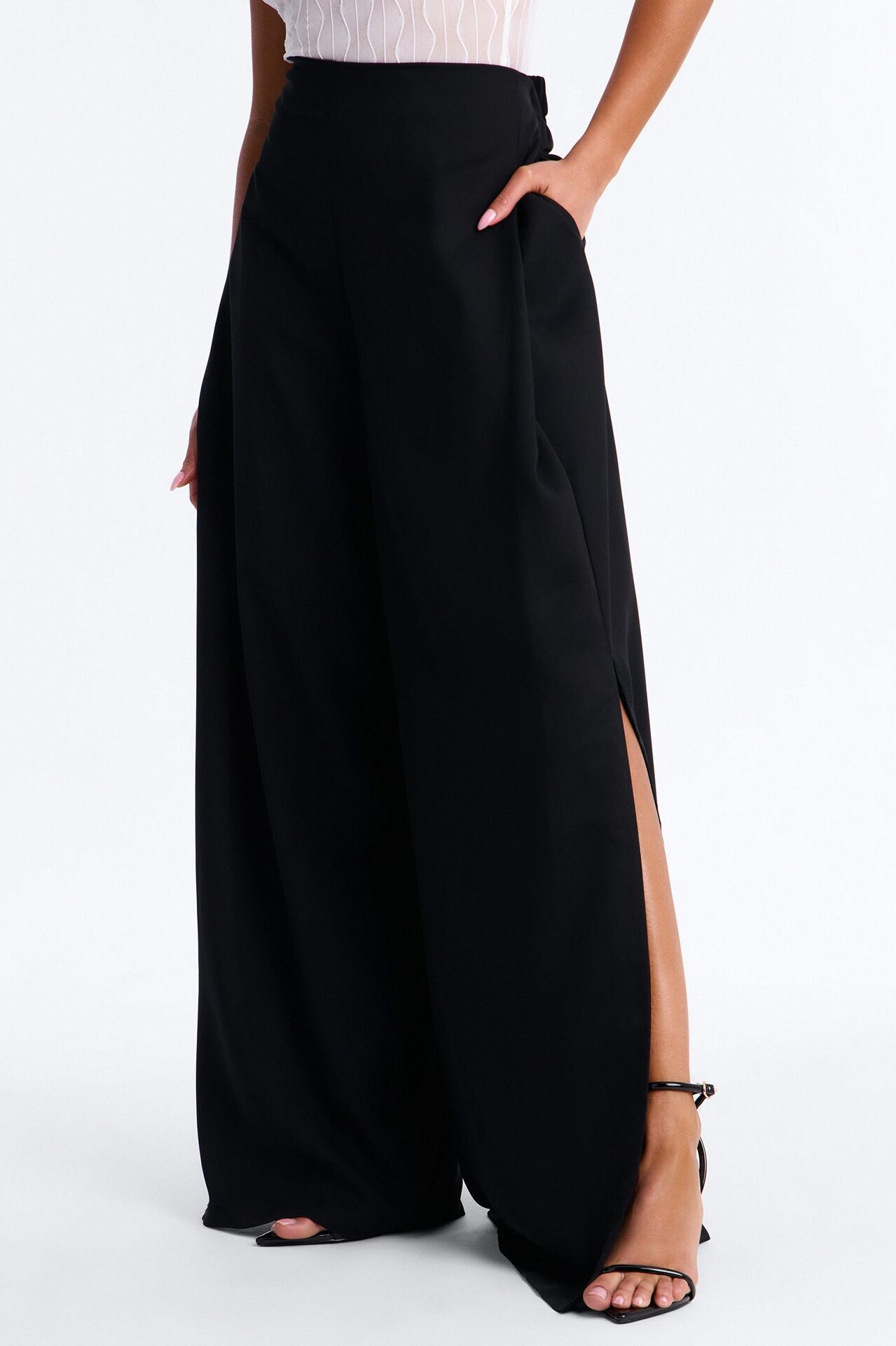 Elodie Mid Rise Super Wide Leg Crepe Pant 33″ - Black