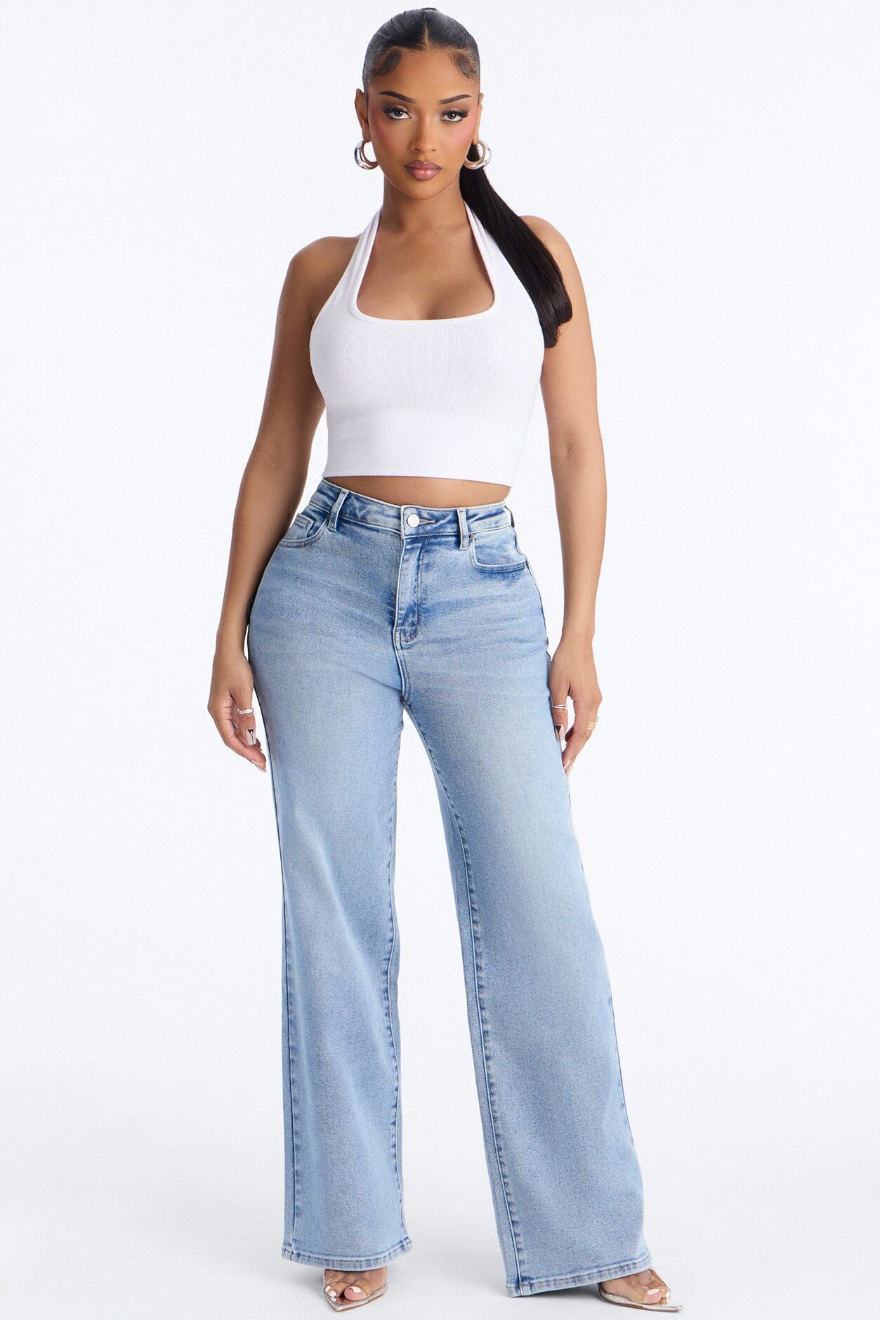 Pocketful Of Flowers Embroidered Jeans - Medium Wash