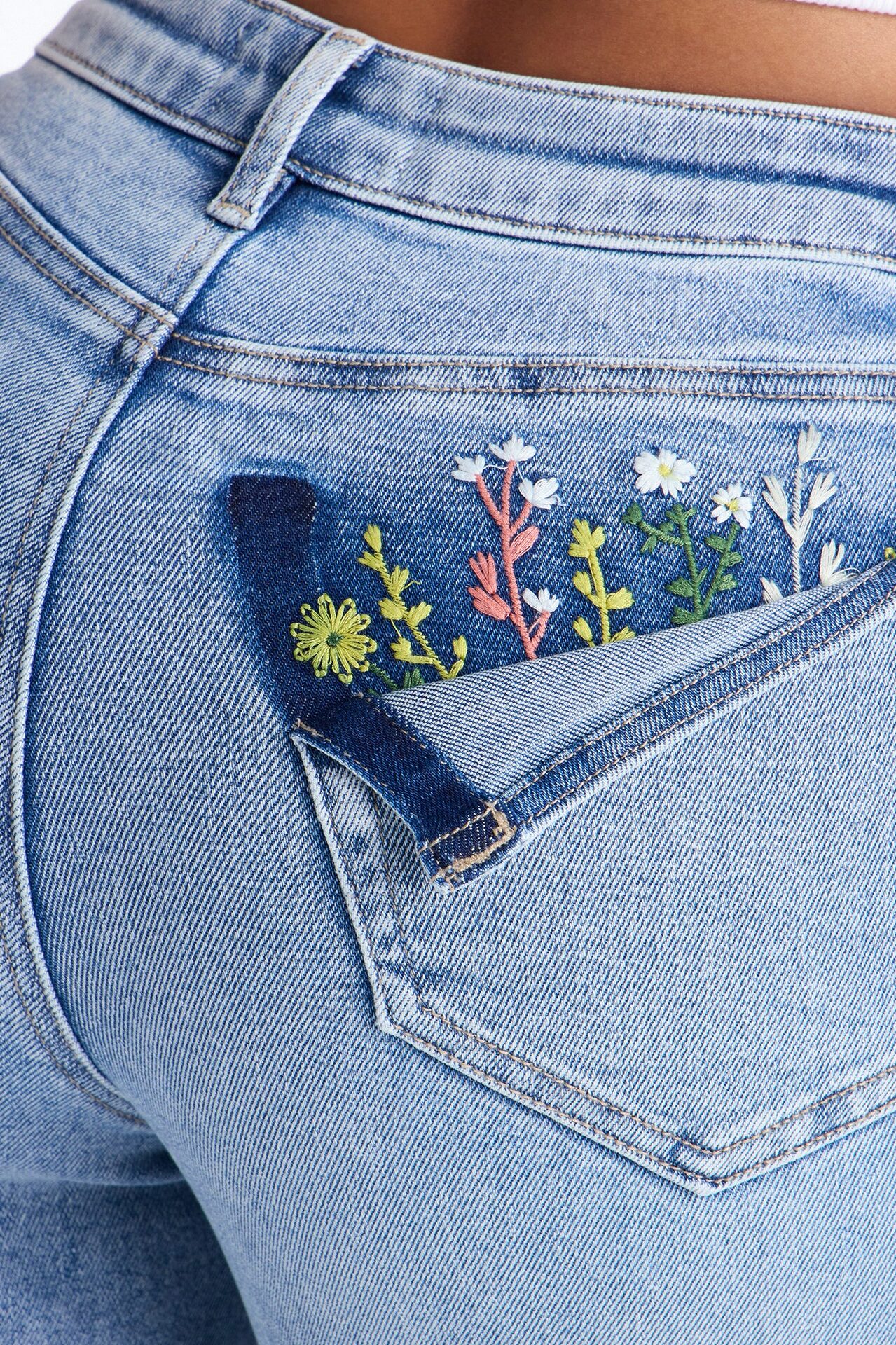 Pocketful Of Flowers Embroidered Jeans - Medium Wash