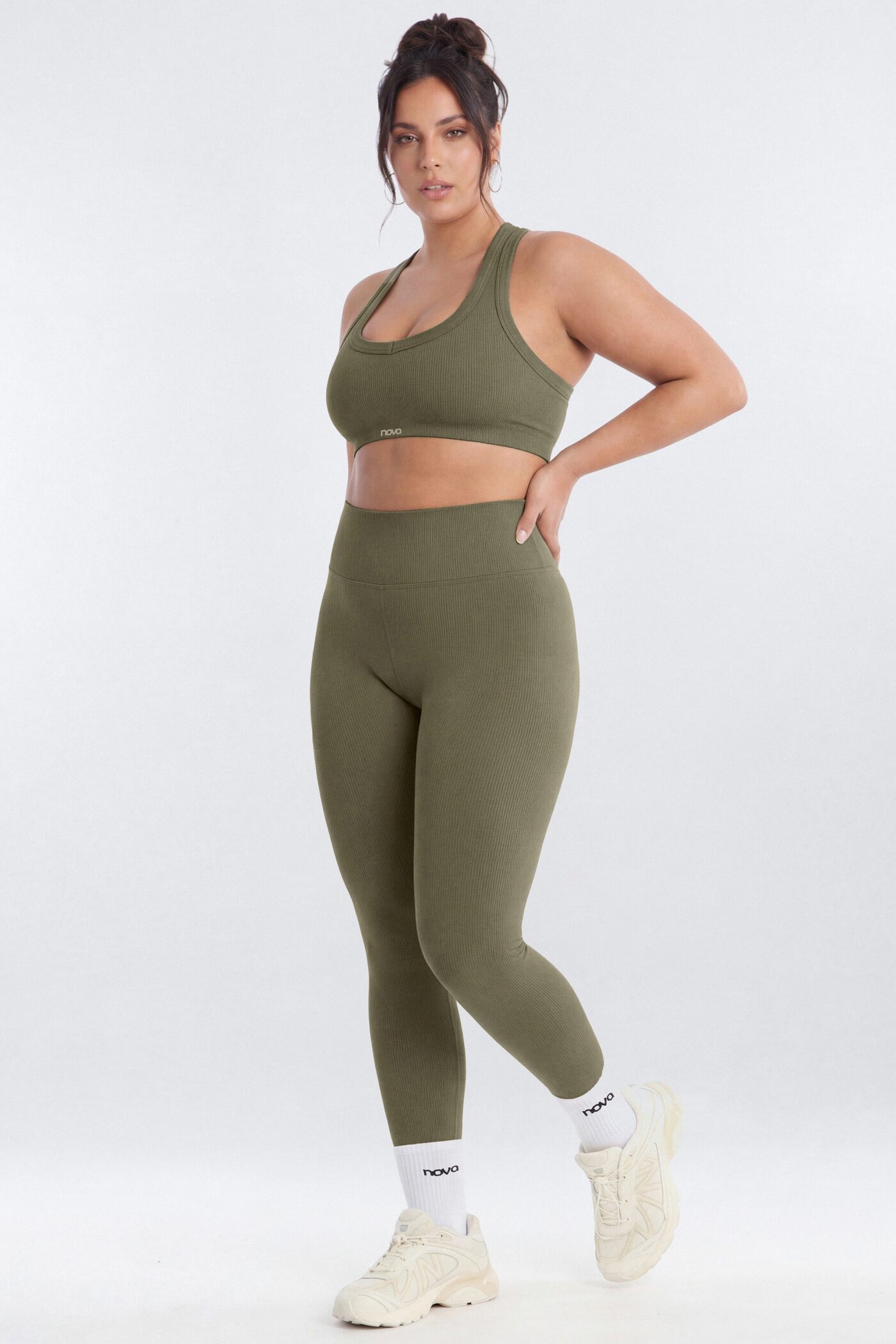 SeamlessLift™ Soft V-Front Racerback Sports Bra - Moss