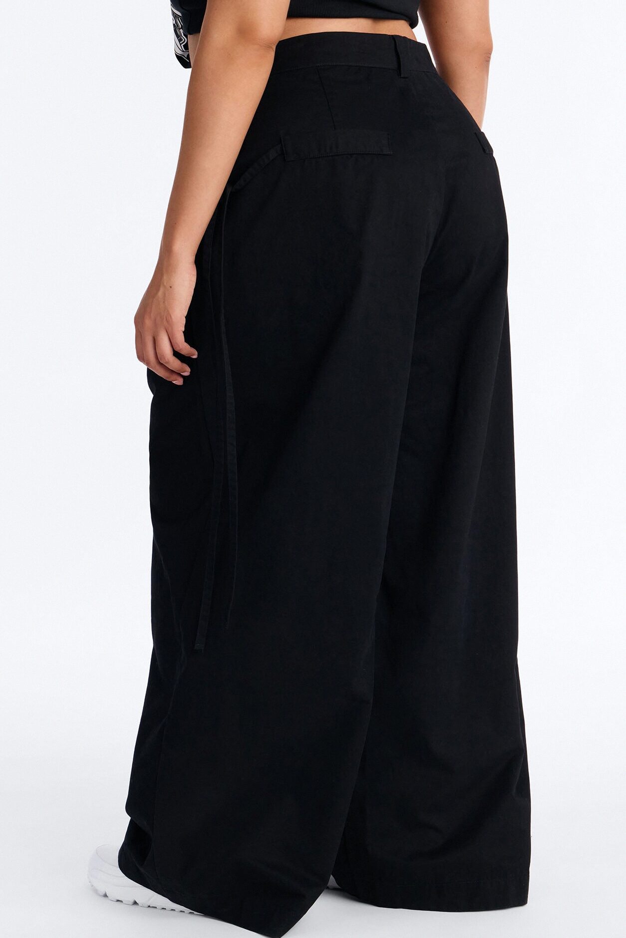 Tessa Twill Wide Leg Pant 32″ - Black