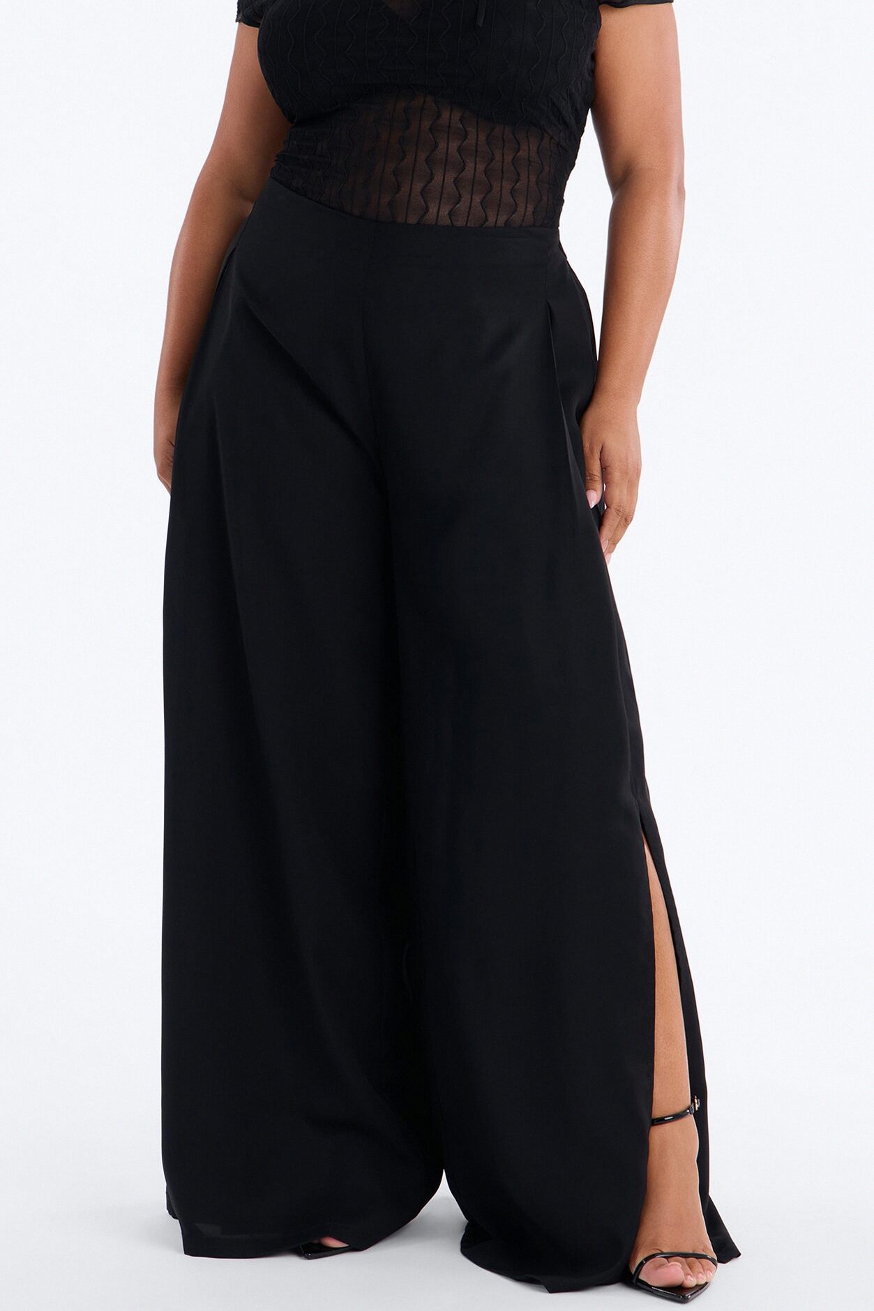 Elodie Mid Rise Super Wide Leg Crepe Pant 33″ - Black