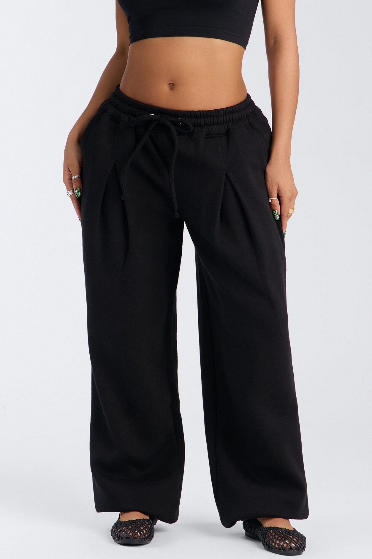 Mia Pleated Fleece Jogger Pants - Black