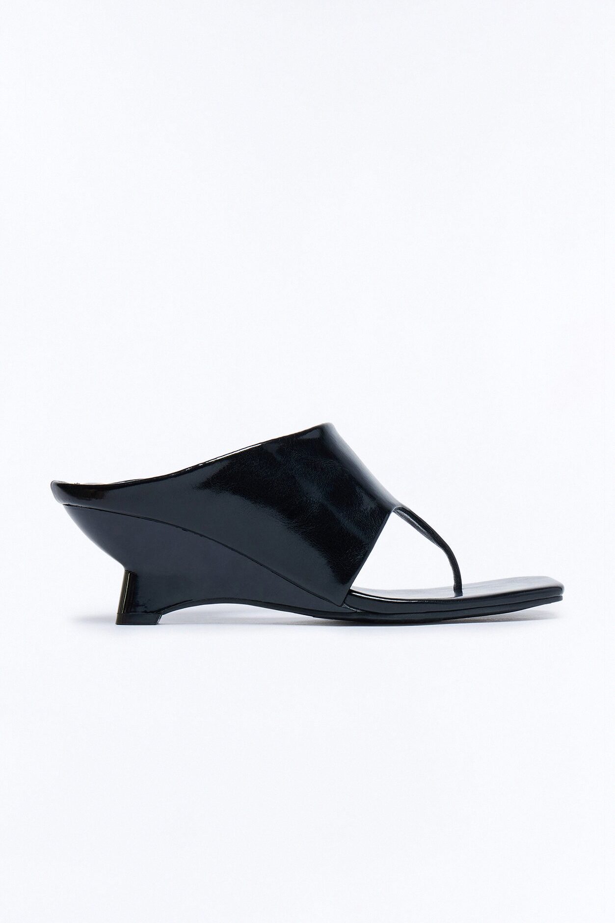 Tavia Novelty Thong Wedges - Black