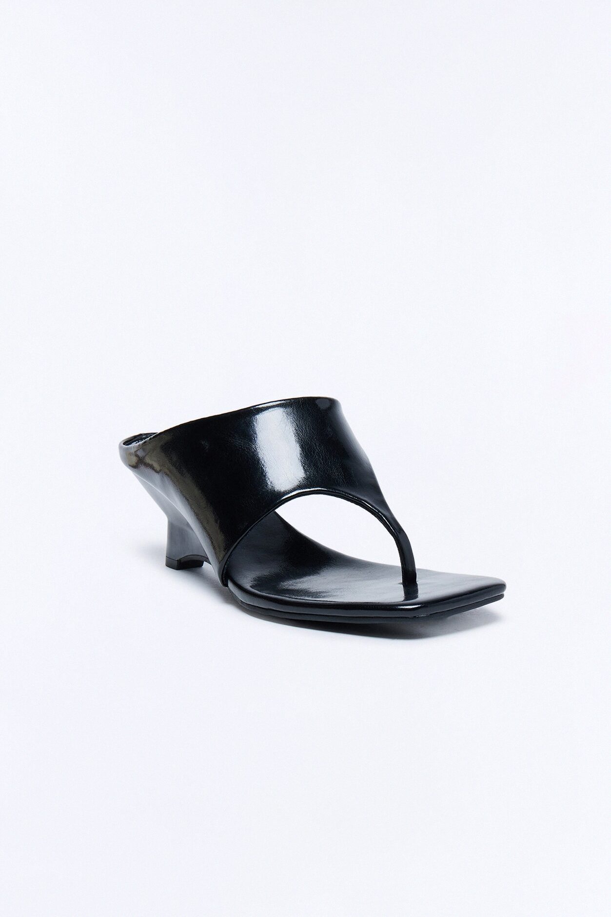 Tavia Novelty Thong Wedges - Black
