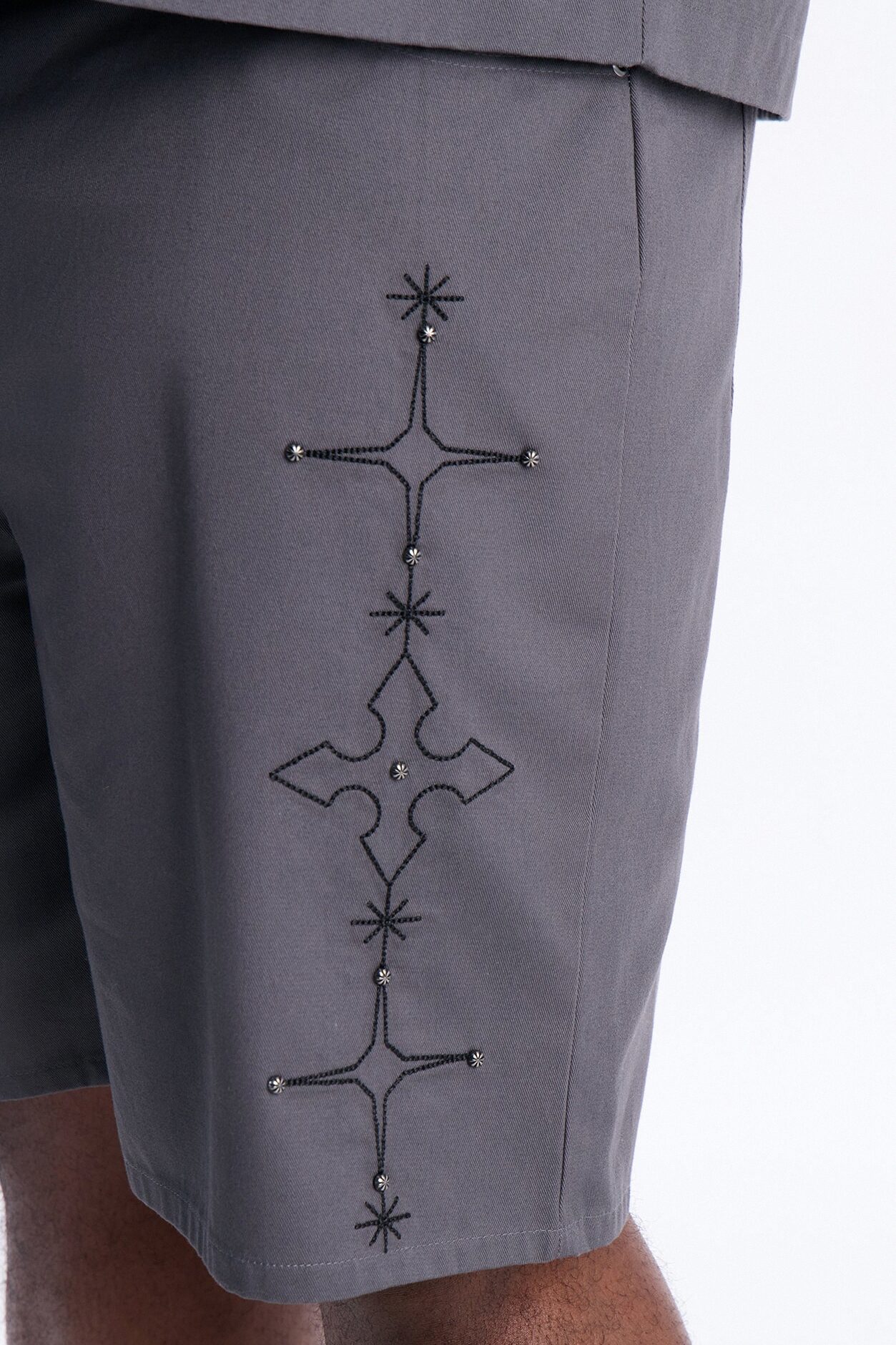 Relaxed Vatican City Stitched Embellished Short - Grey