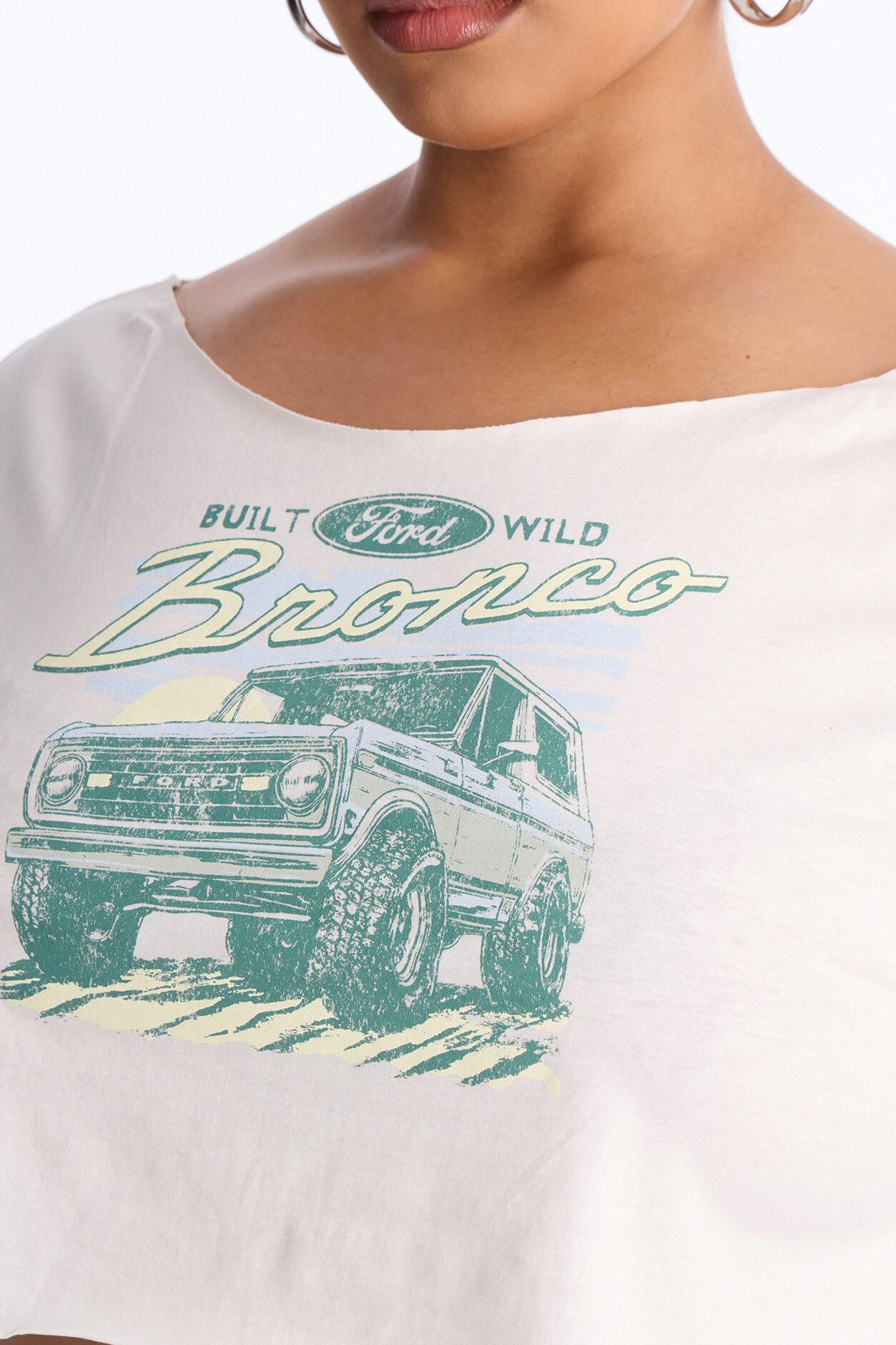 Bronco Off Shoulder Tee - Cream