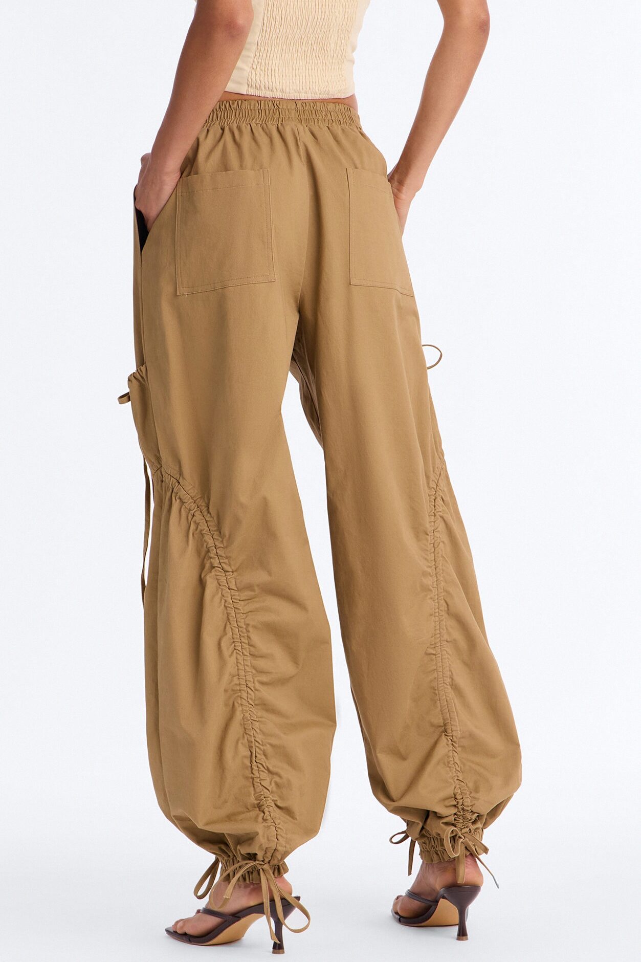 Gemma Low Rise Ruched Jogger Cargo Pant 30″ - Camel