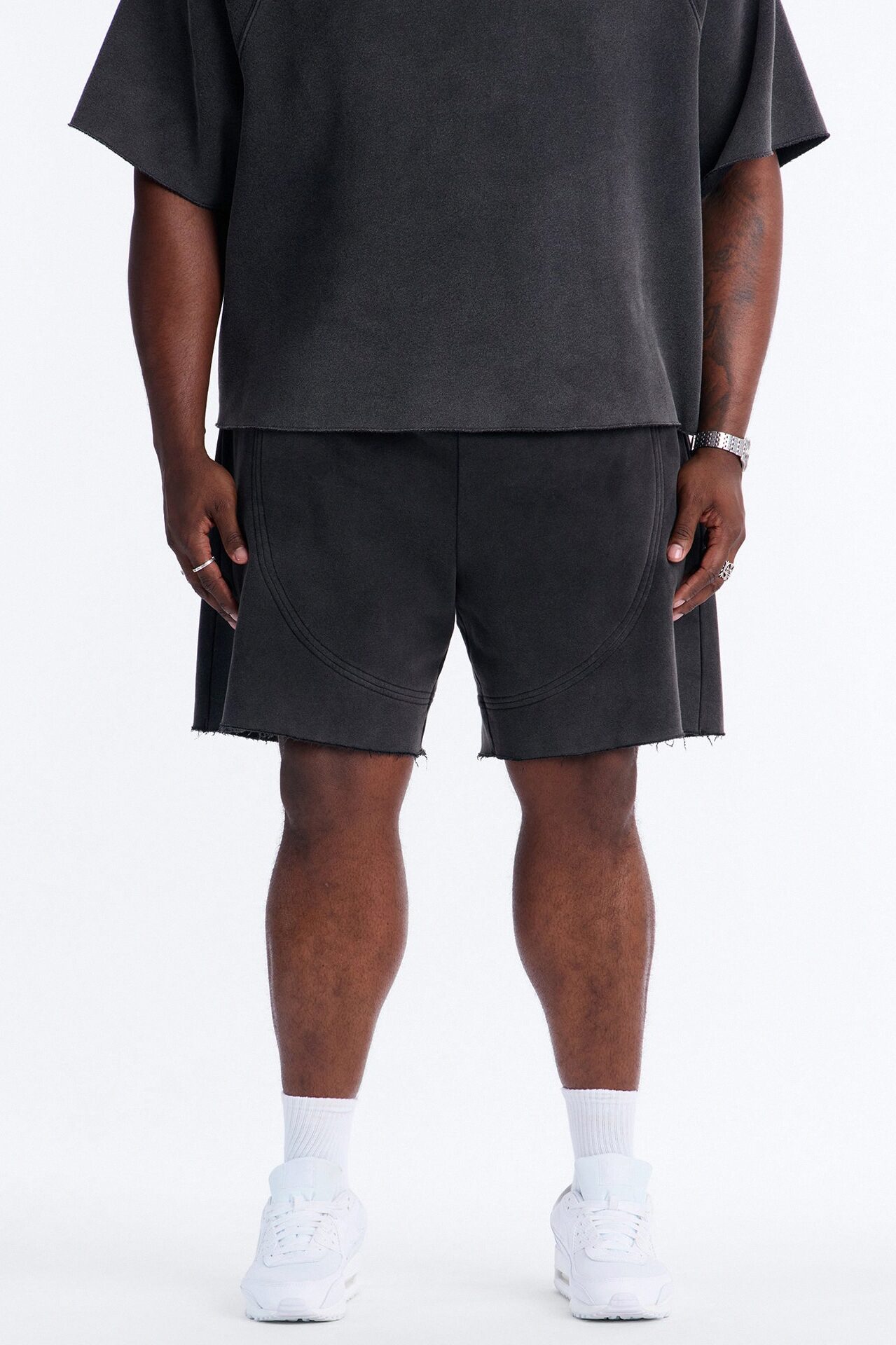 Washed Raw Edge Baggy Sweatshort - Black Wash