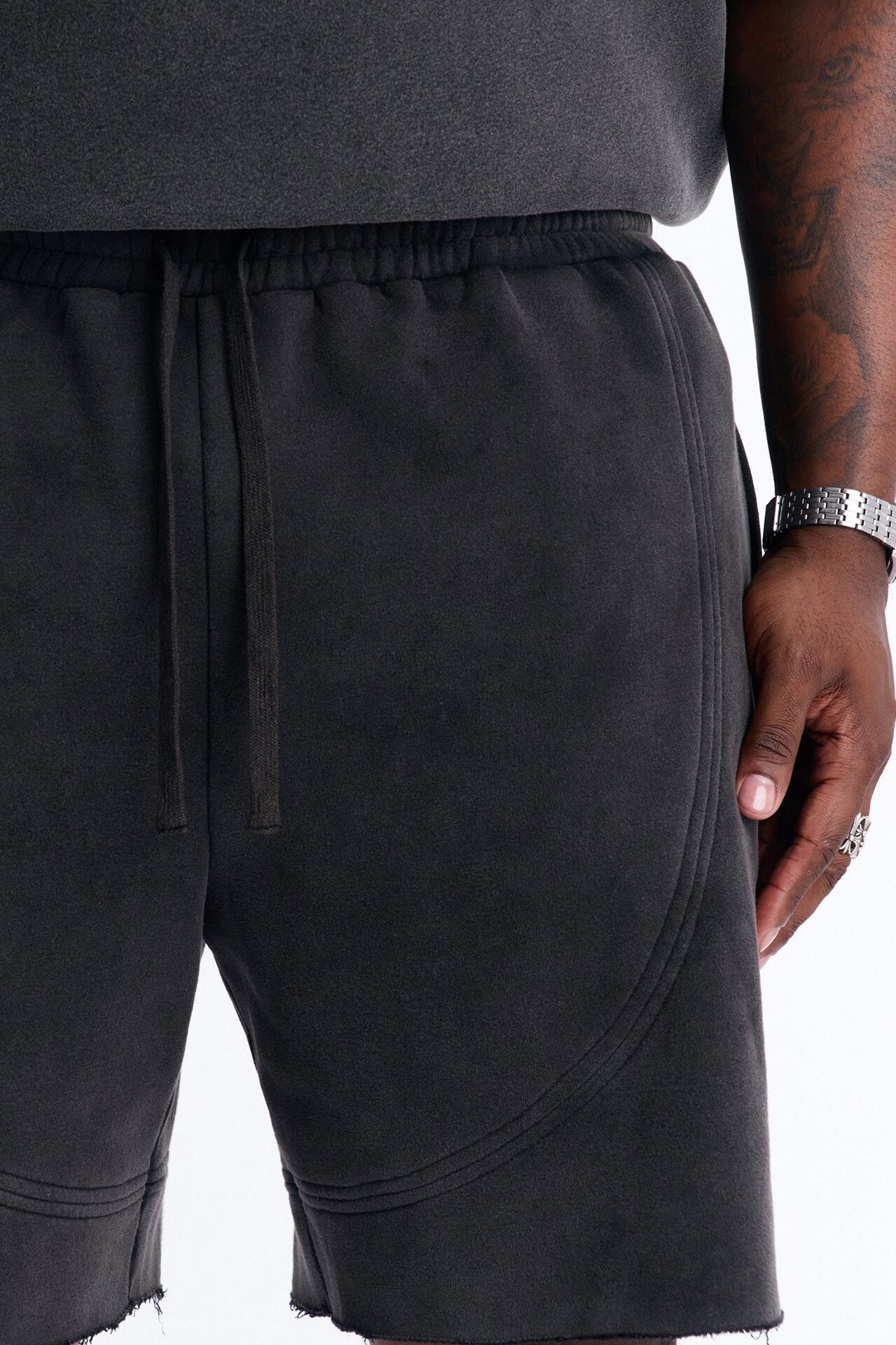 Washed Raw Edge Baggy Sweatshort - Black Wash
