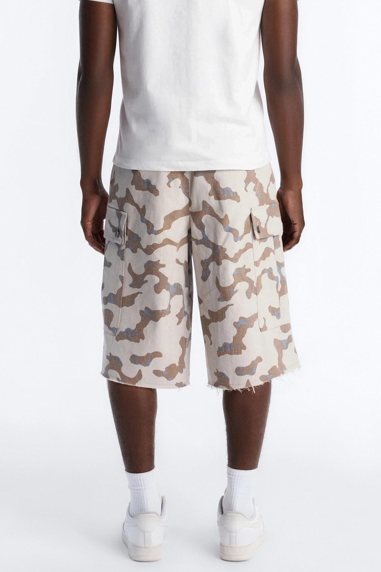 Baggy Subtle Distressed Short - Grey
