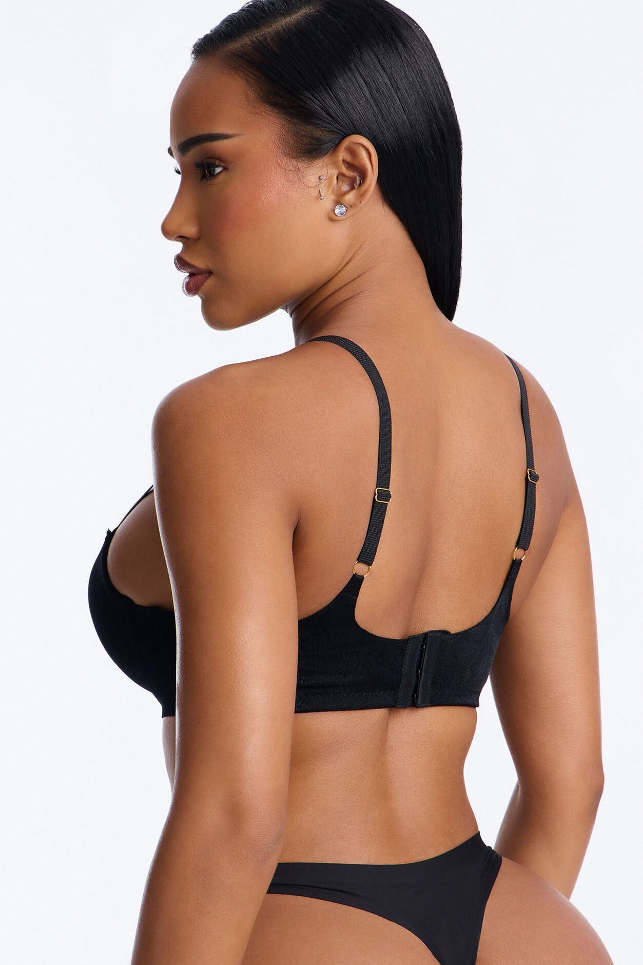 Your Girl Smoothing Back Underwire Molded Cup Bra - Black