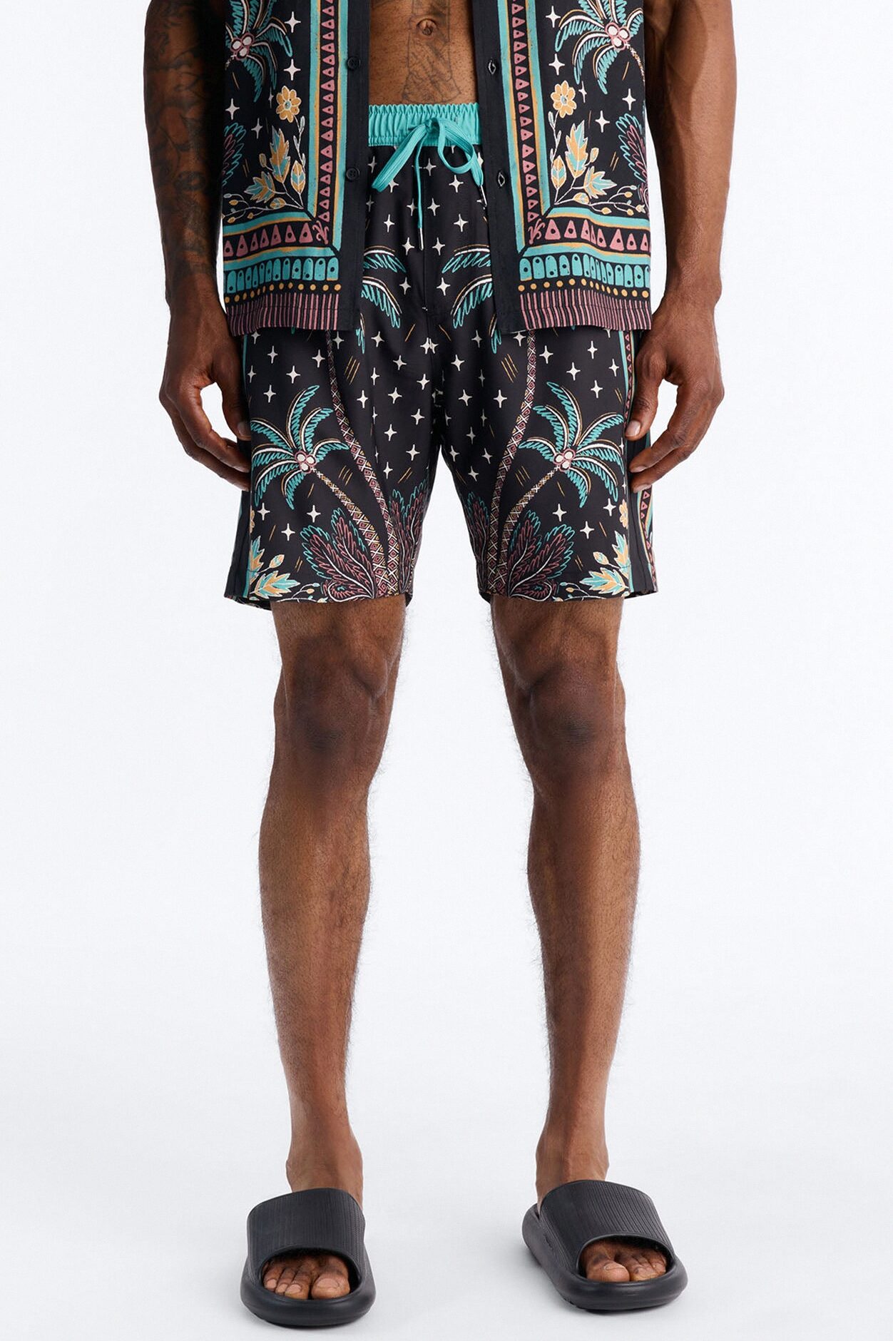 Tropical Twilight Resort Swim Trunk 7″ - Black