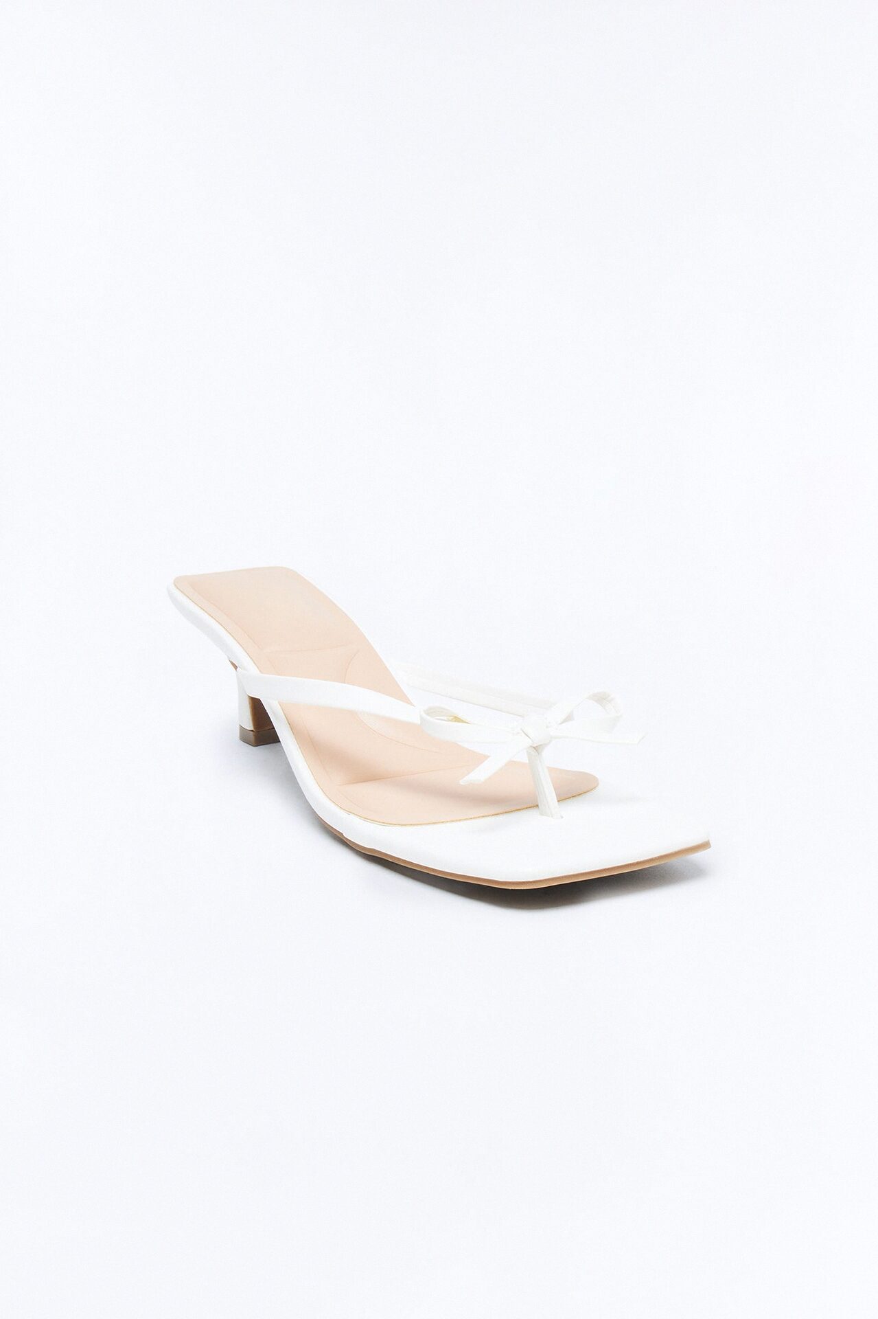 Jezabell Bow Thong Kitten Heels - White