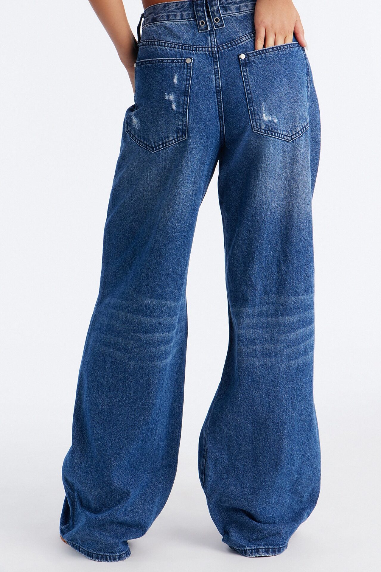 The Weekend Line Up Baggy Ripped Jeans - Medium Wash