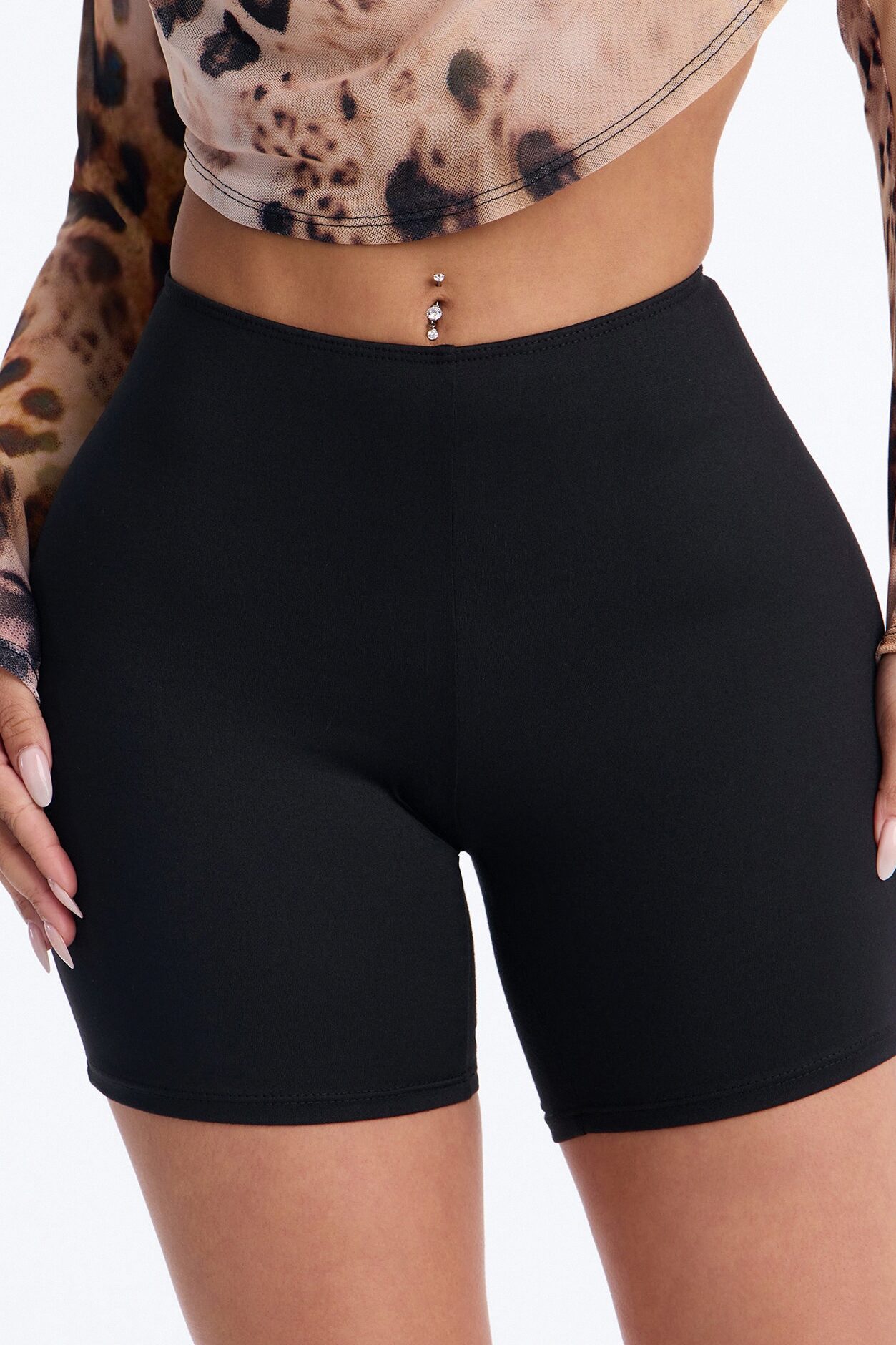 Feeling Cheeky Mid Rise Ruched Butt Biker Short 6″ - Black