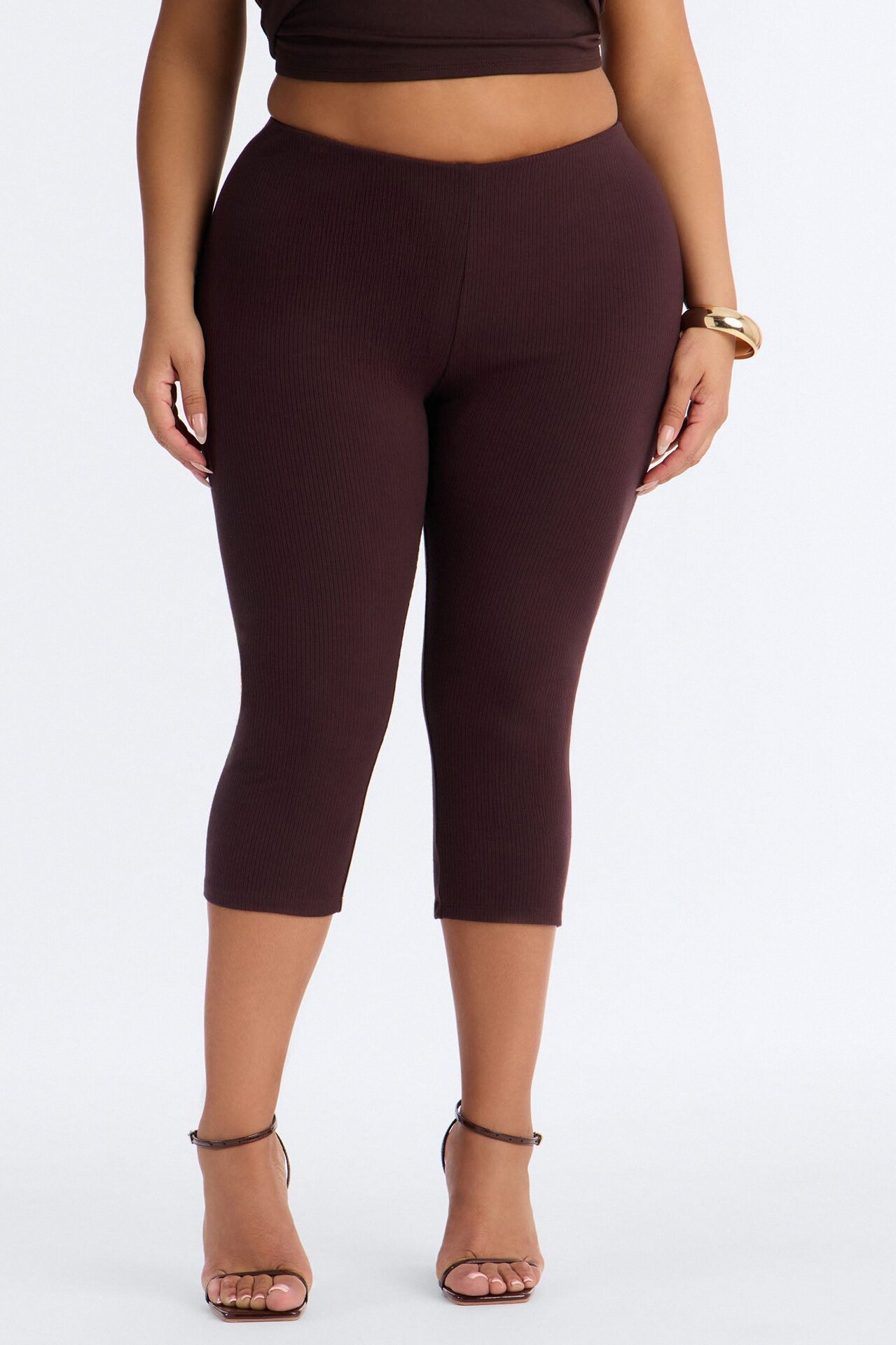 Ultra Ribbed Low Rise Capri Legging - Chocolate