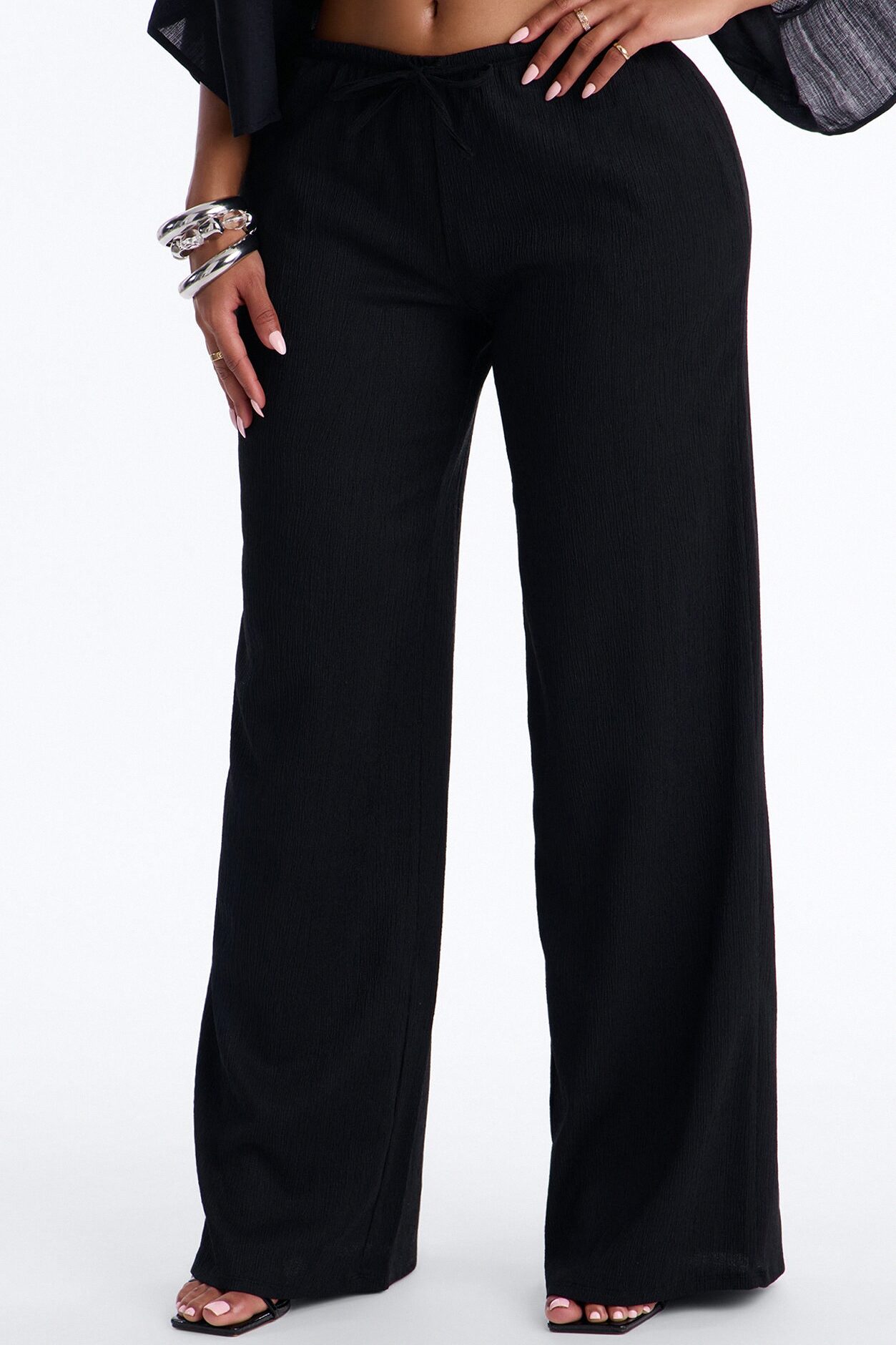 Sadie Low Rise Textured Wide Leg Pant 33″ - Black