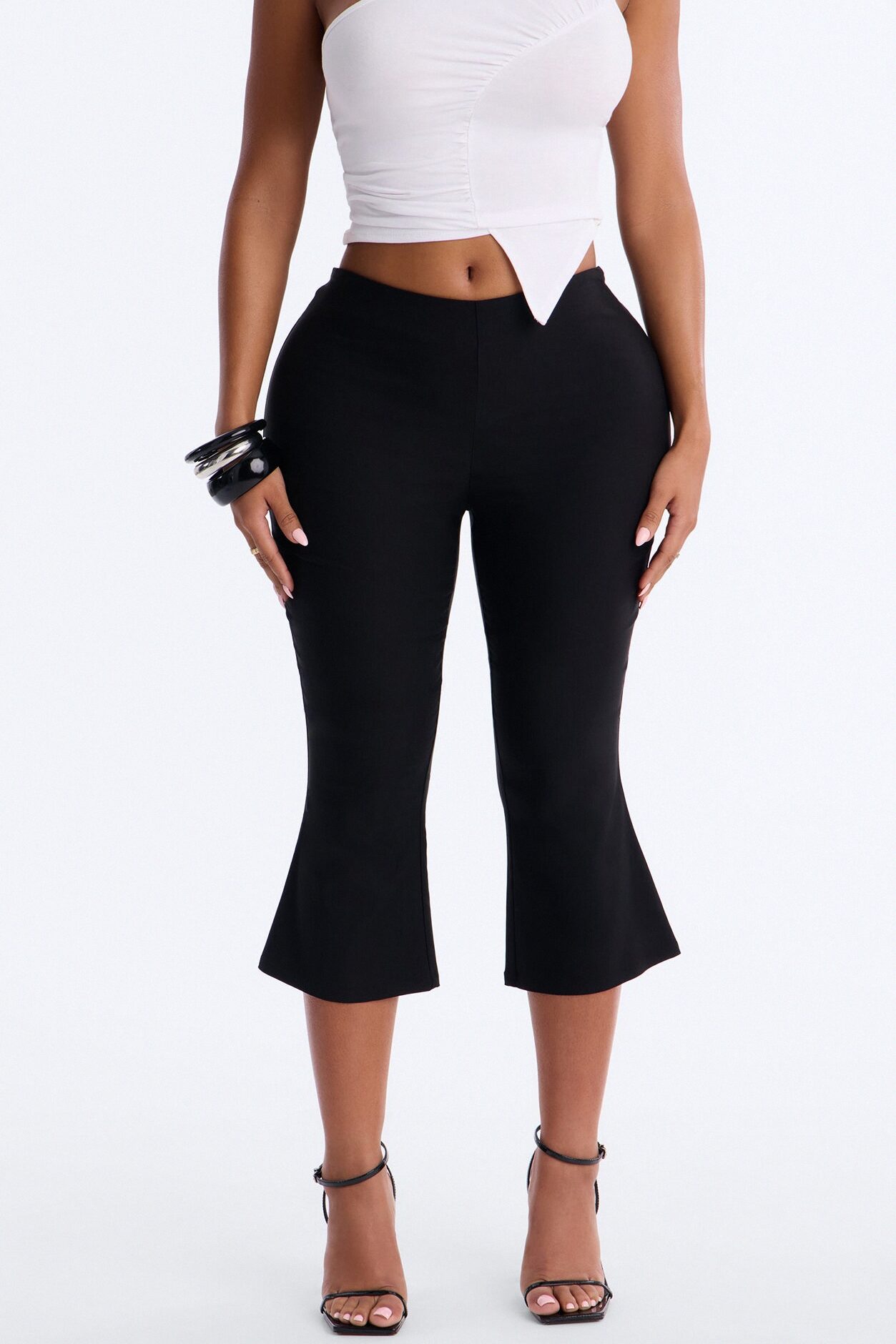 Lenora Capri Mid Rise Pant - Black