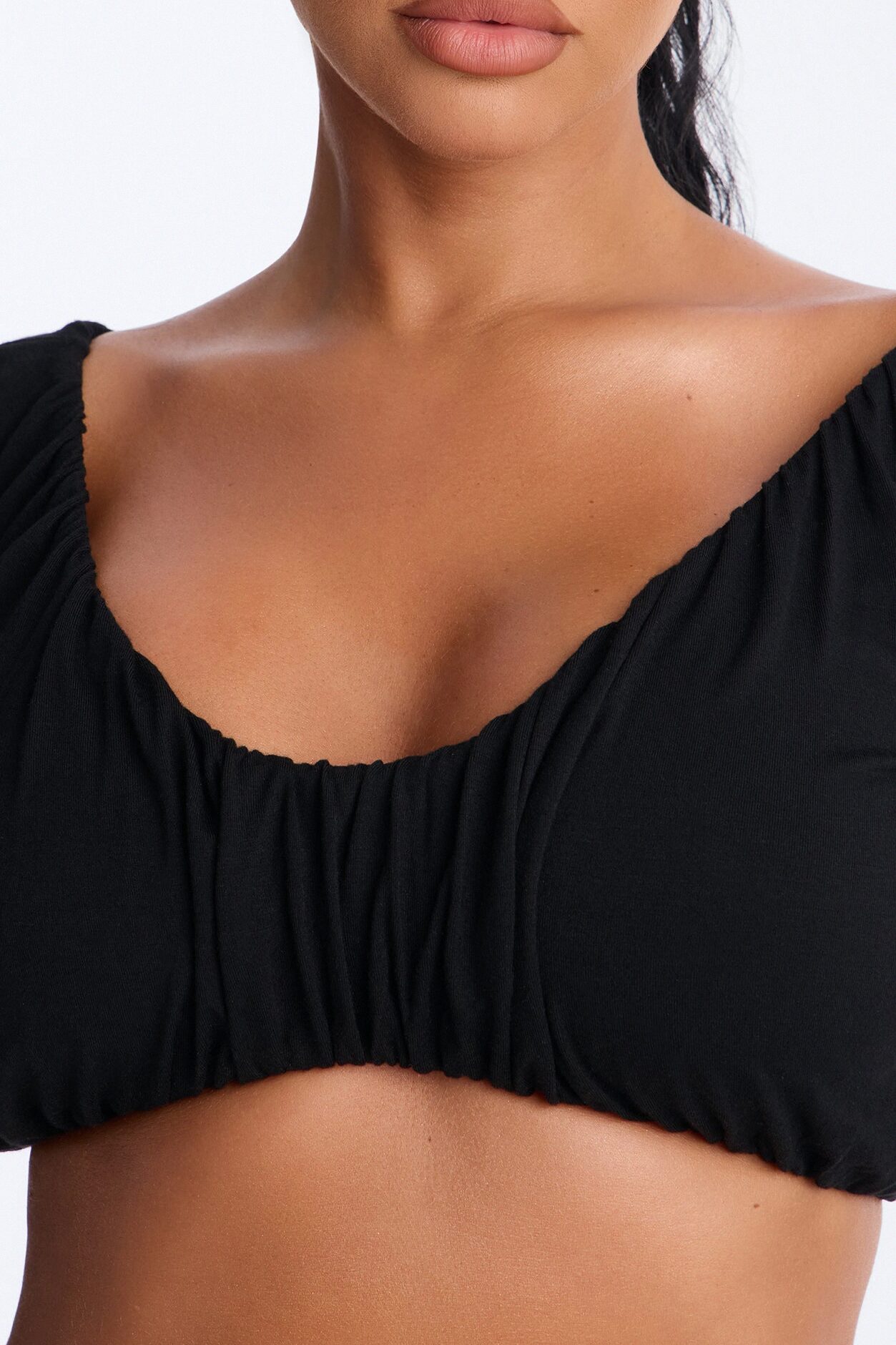 Skye Ruched Scoop Neck Long Sleeve Crop Top - Black