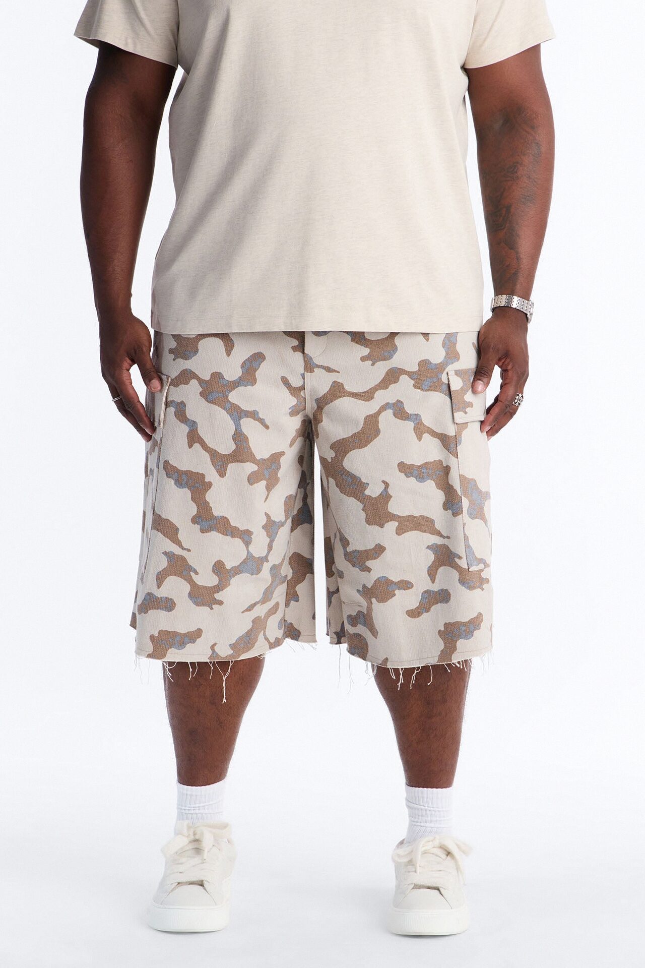 Baggy Subtle Distressed Short - Grey