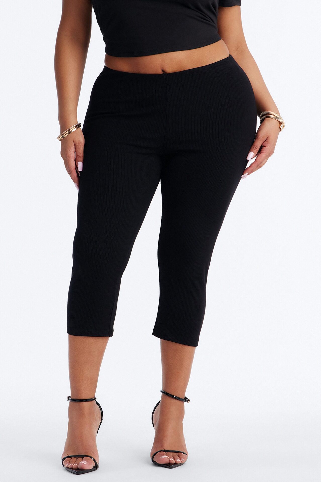 Ultra Ribbed Low Rise Capri Legging - Black